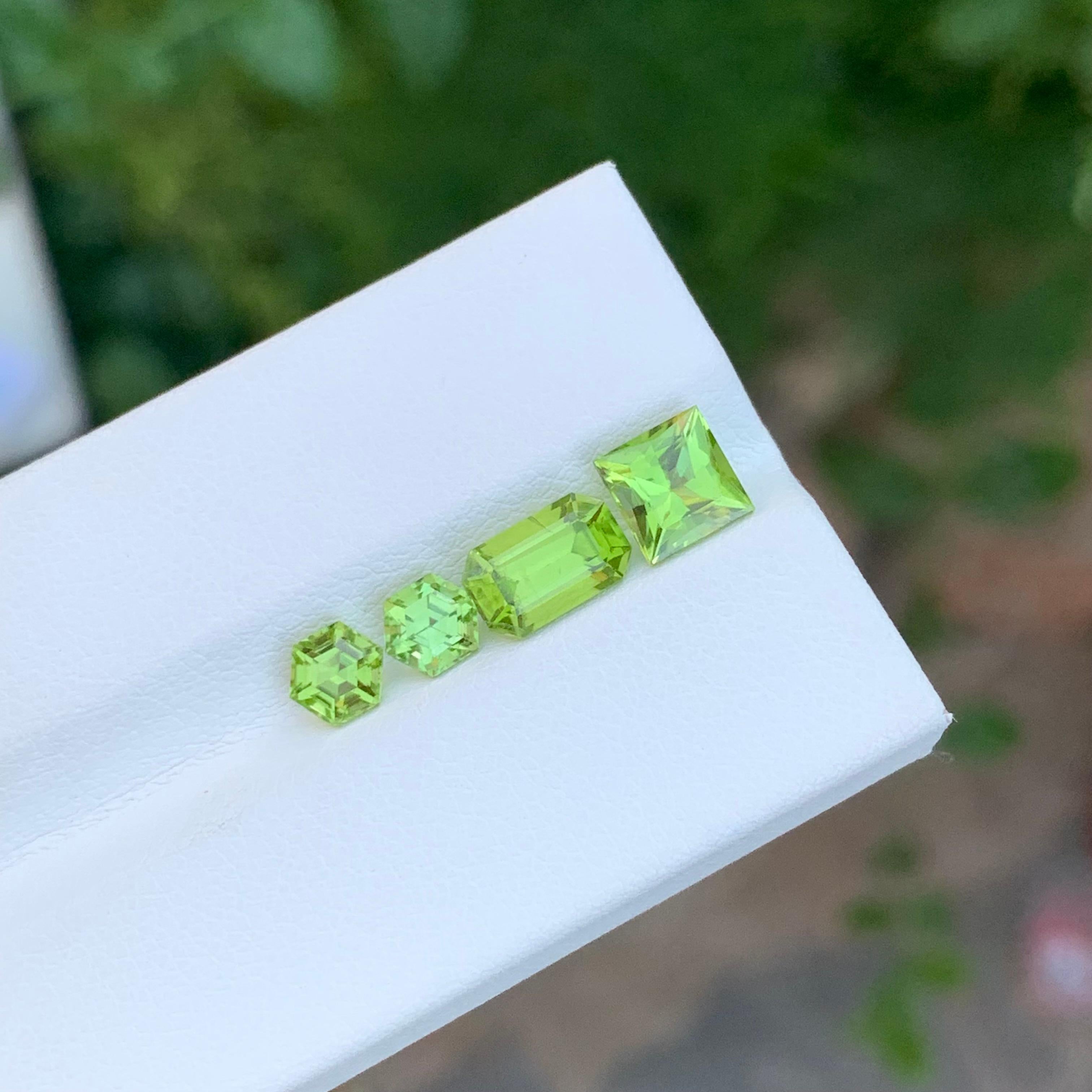 Incredible 4.05 Carat Natural Loose Peridot Lot For Jewellery Making In New Condition For Sale In Peshawar, PK