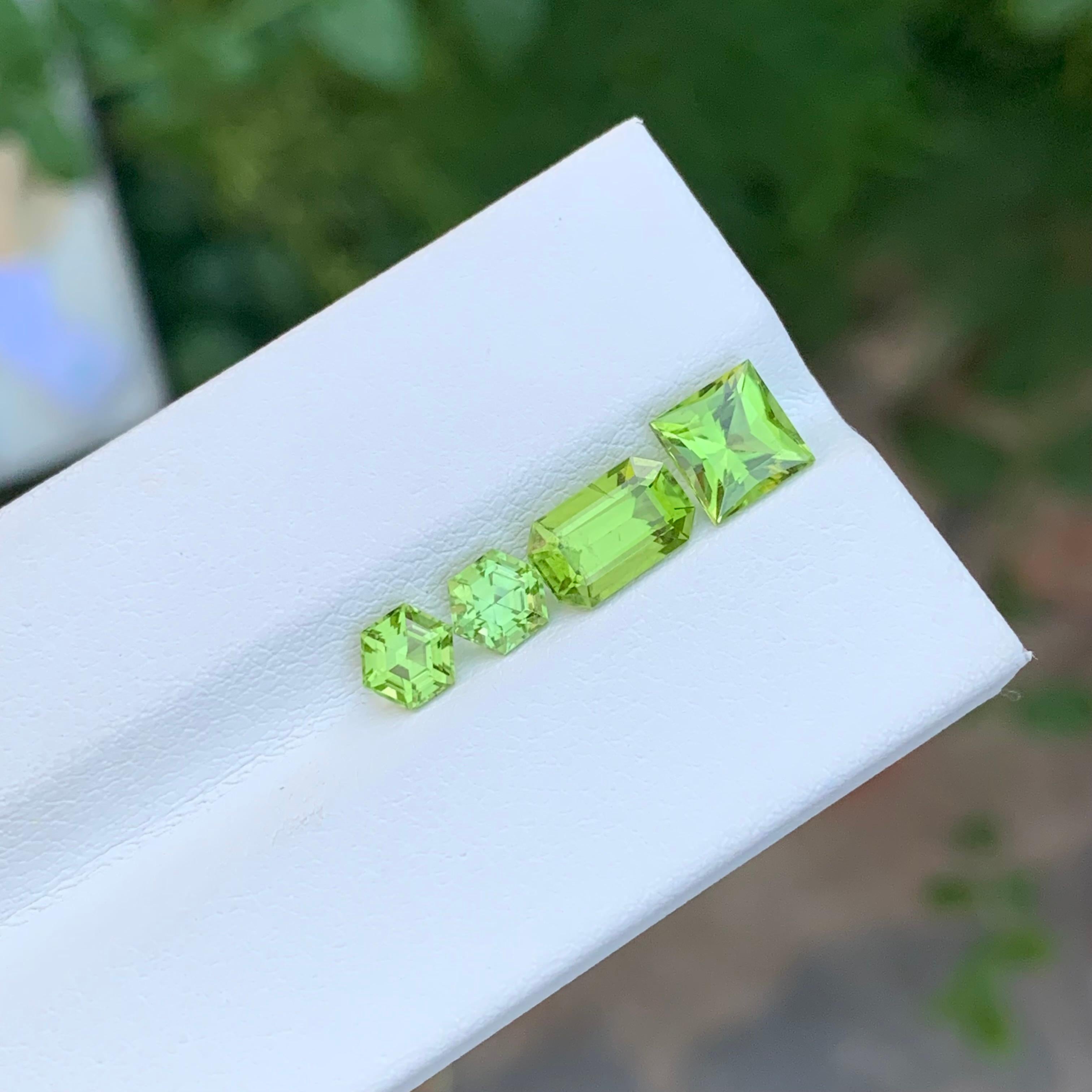 Women's or Men's Incredible 4.05 Carat Natural Loose Peridot Lot For Jewellery Making For Sale