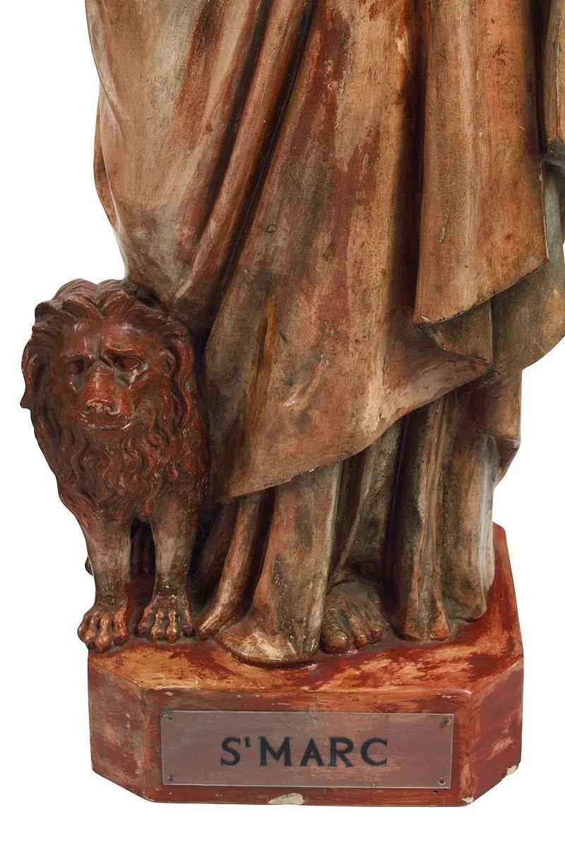Unglaubliche und seltene französische Terrakottastatuen der vier Evangelisten im Angebot 3