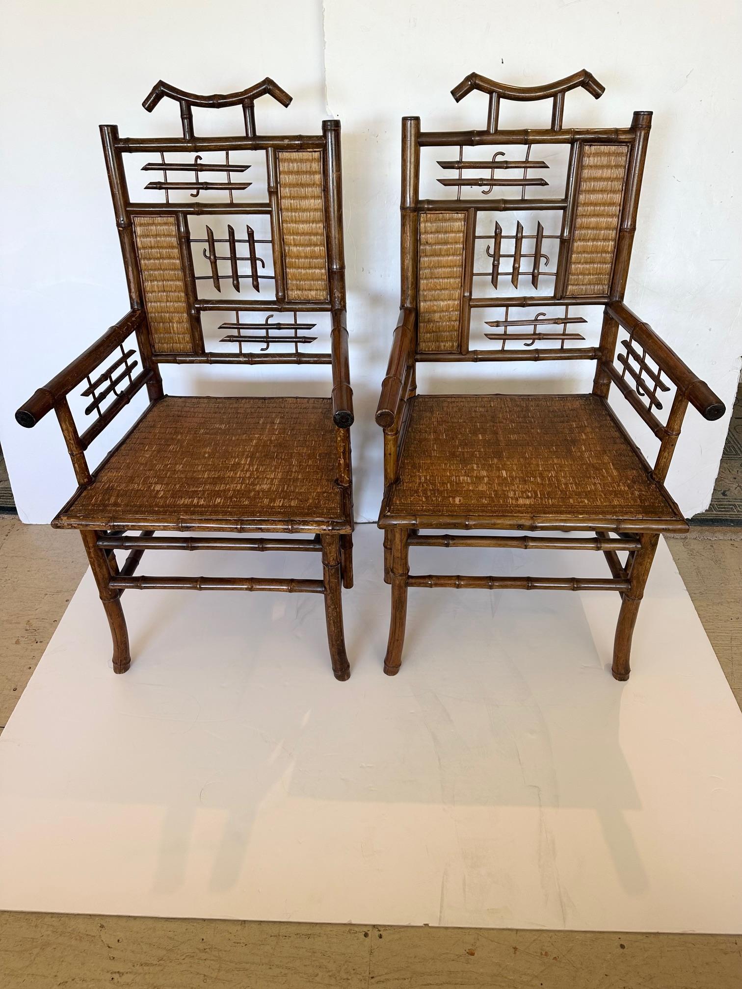 Chinois Incroyables fauteuils chinois anciens en rotin et bambou en vente