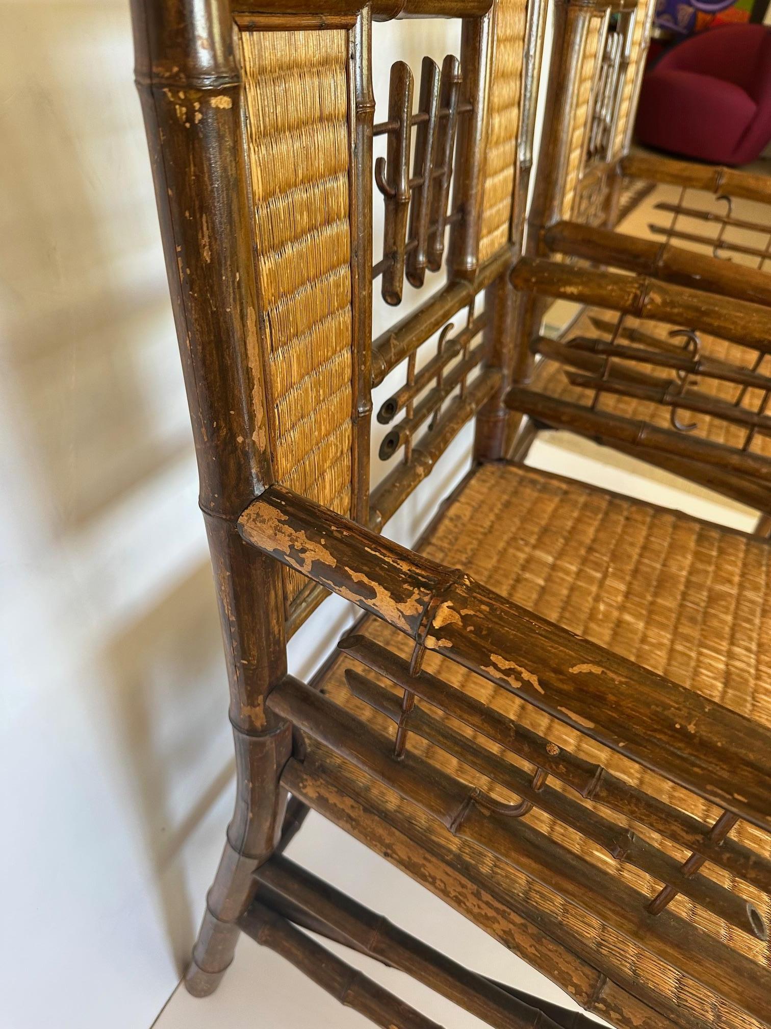 Incroyables fauteuils chinois anciens en rotin et bambou en vente 1