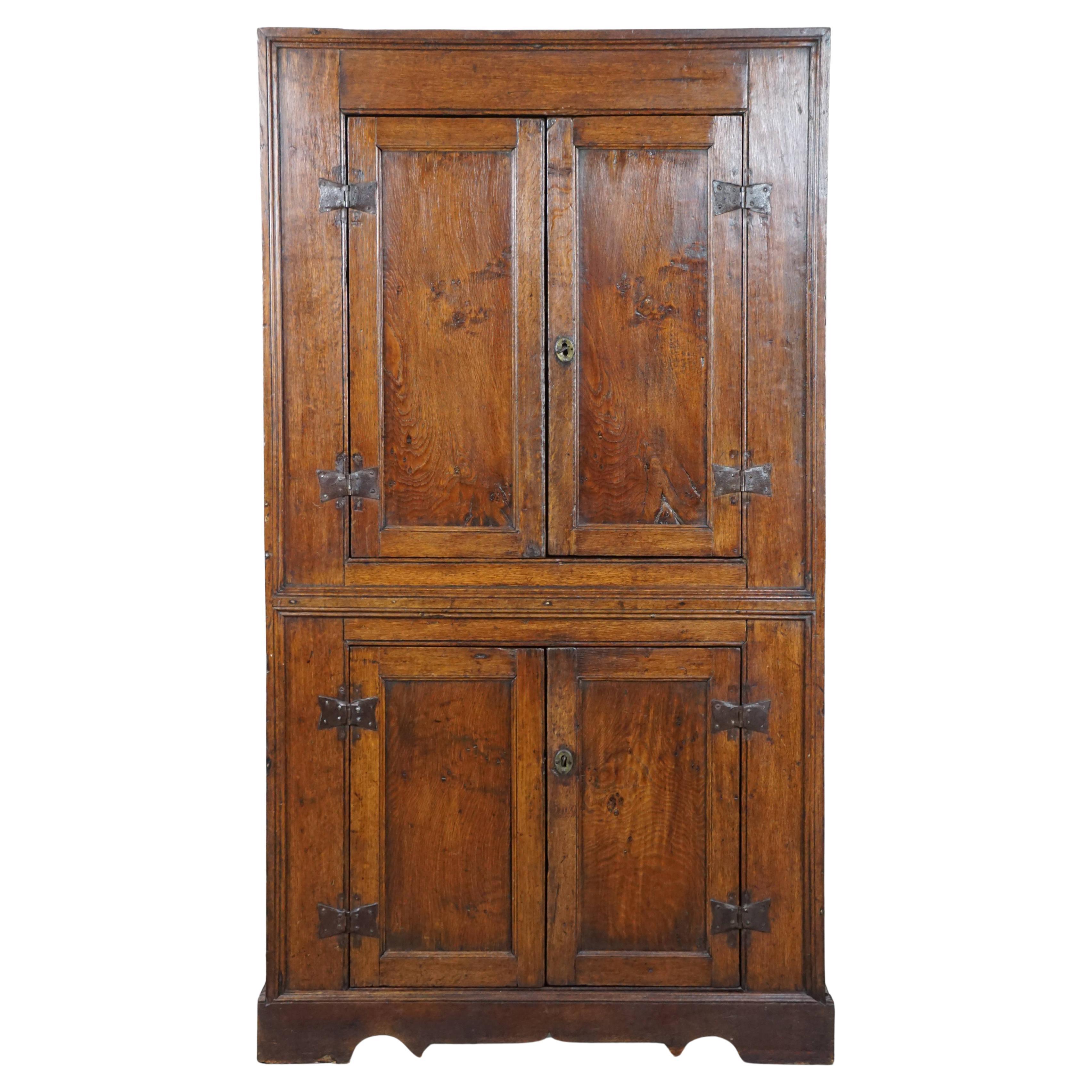 Incredible antique oak cabinet with 4 doors from the 18th century