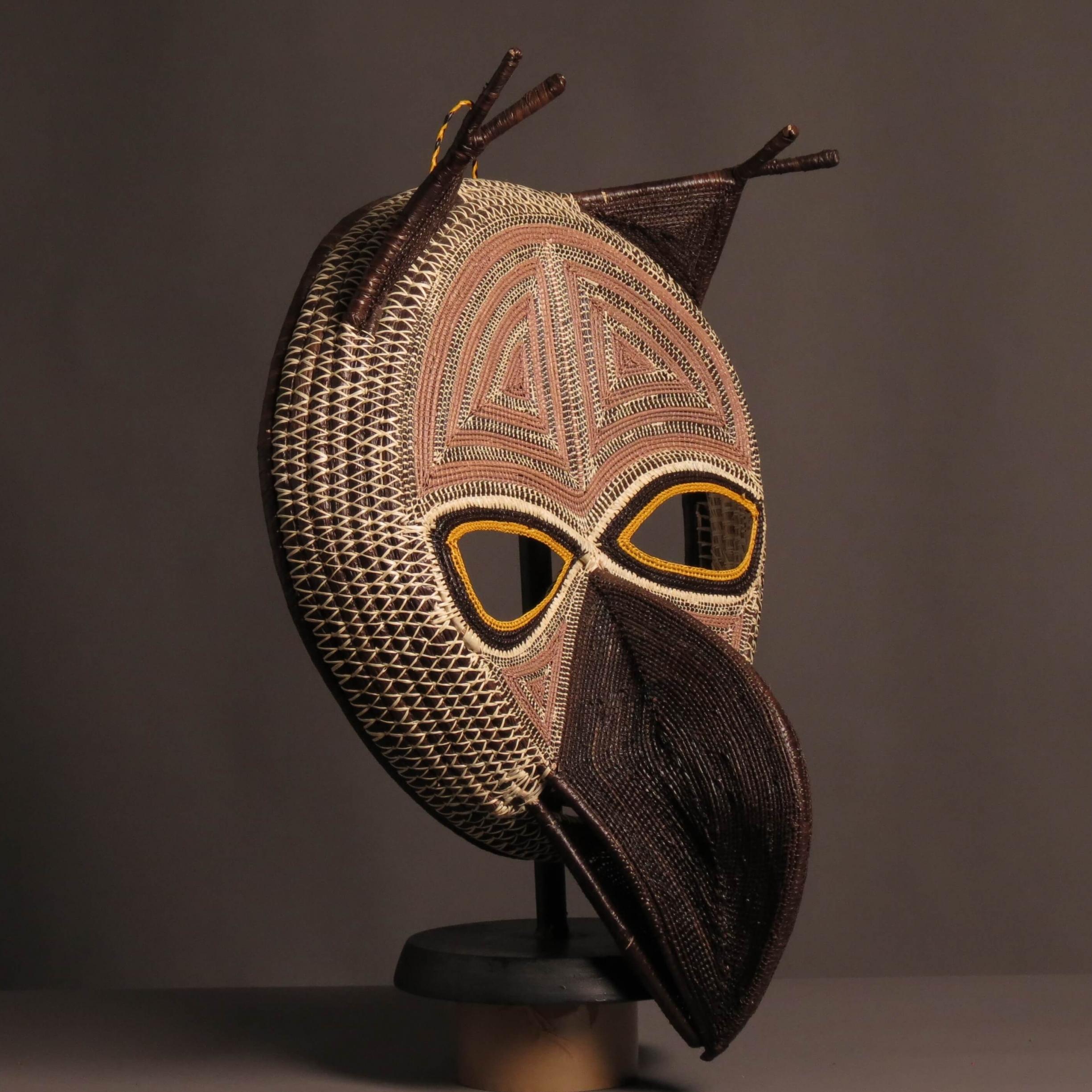 Primitive Incredible bird mask from the rain forest For Sale