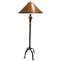 Incroyable lampadaire de style néoclassique noir et or avec abat-jour en cuir
