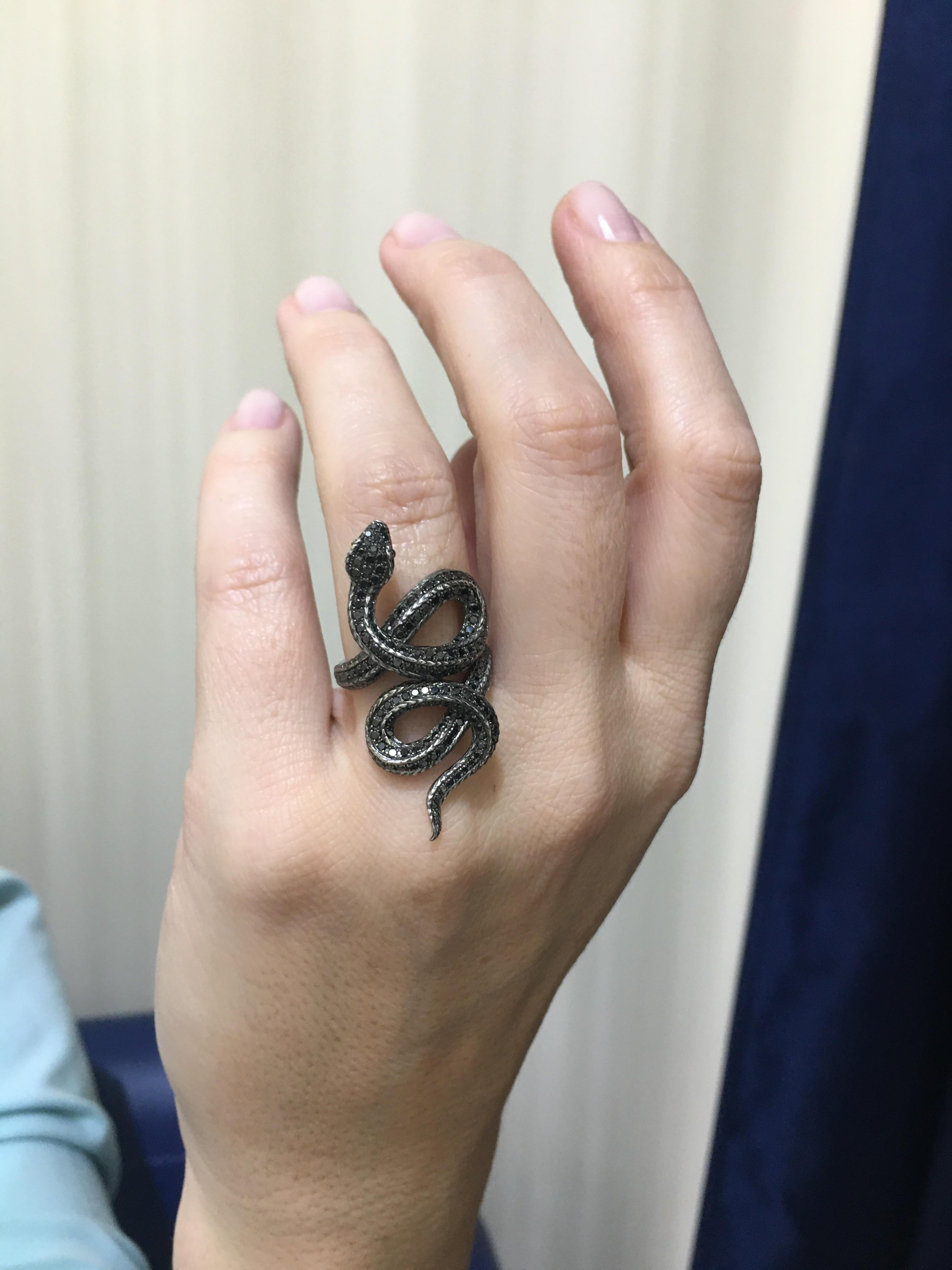 Incredible Black Diamond 18 Karat Rose Gold Statement Serpent Dangle Earrings In New Condition For Sale In Genève, GE