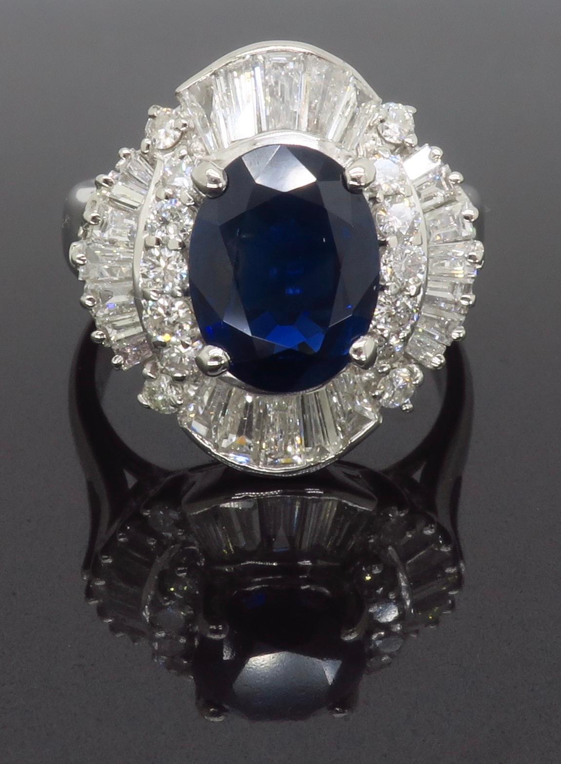 Unglaublicher Platin-Ring mit blauem Saphir und Diamant im Ballerina-Stil 2