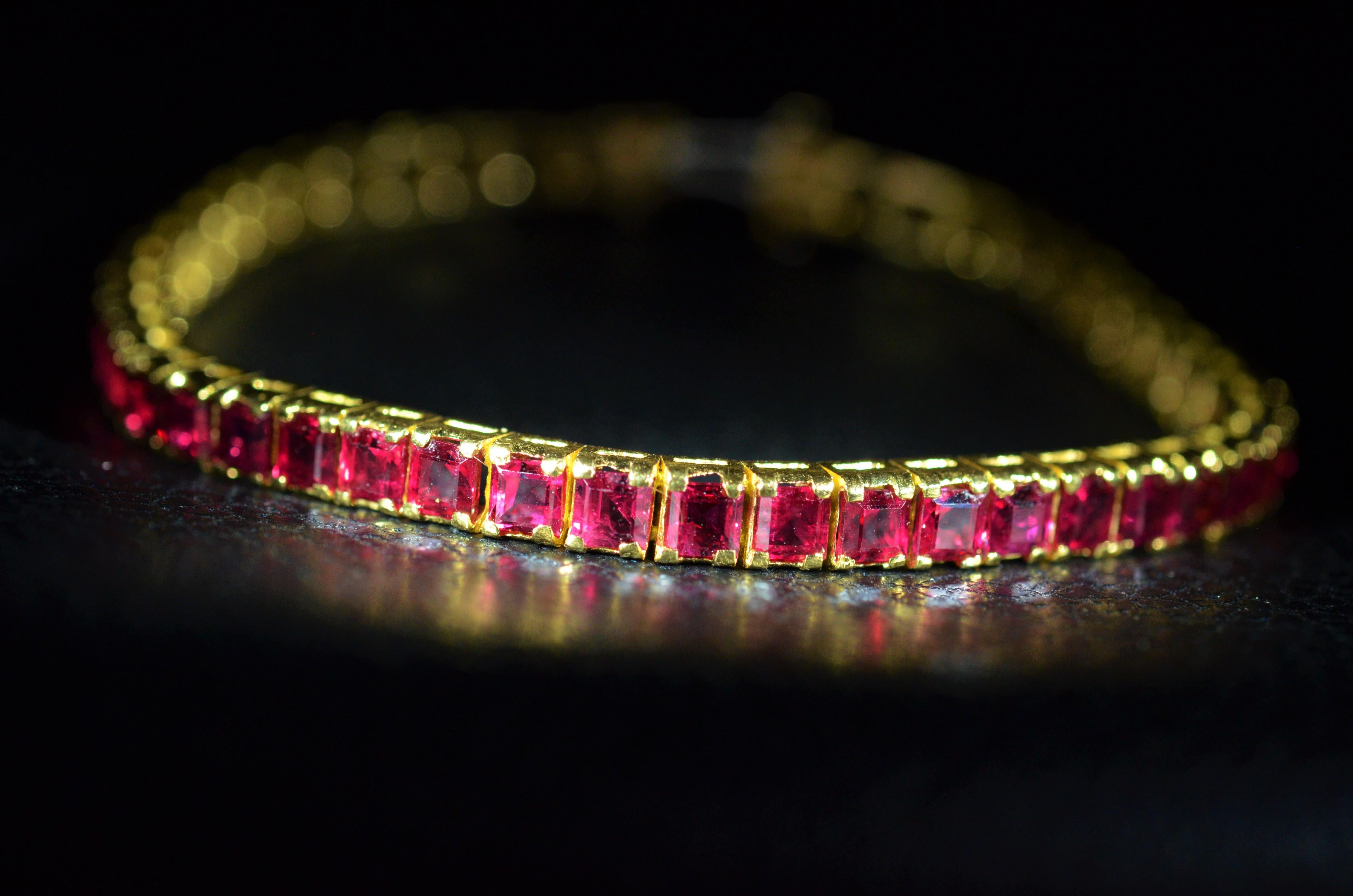 Women's or Men's Incredible Burma Ruby Bracelet with Square Emerald Cut Rubies in 18 Karat For Sale