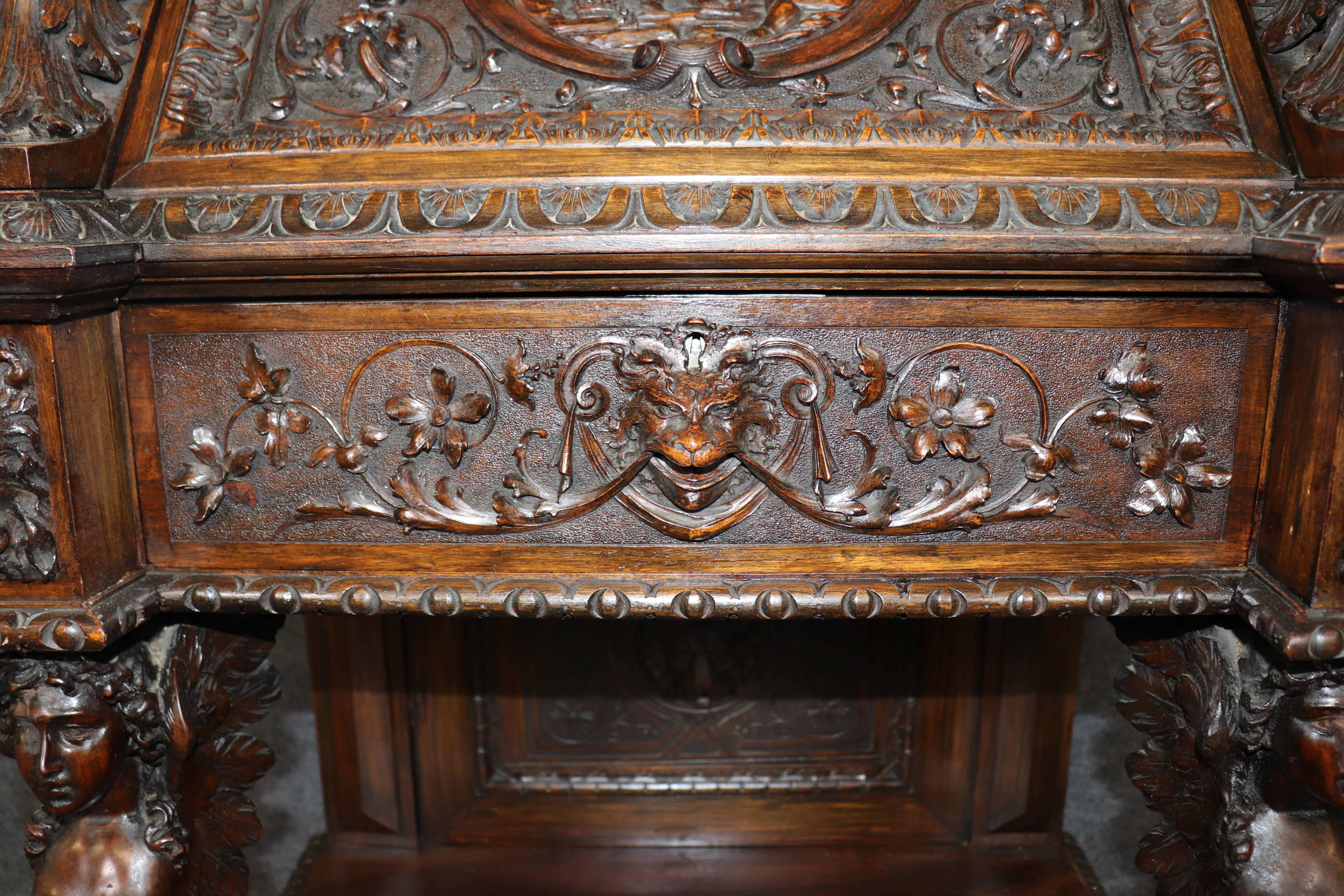 Incredible Carved Italian Luigi Frullini Narrow Figural Walnut Secretary Desk en vente 8