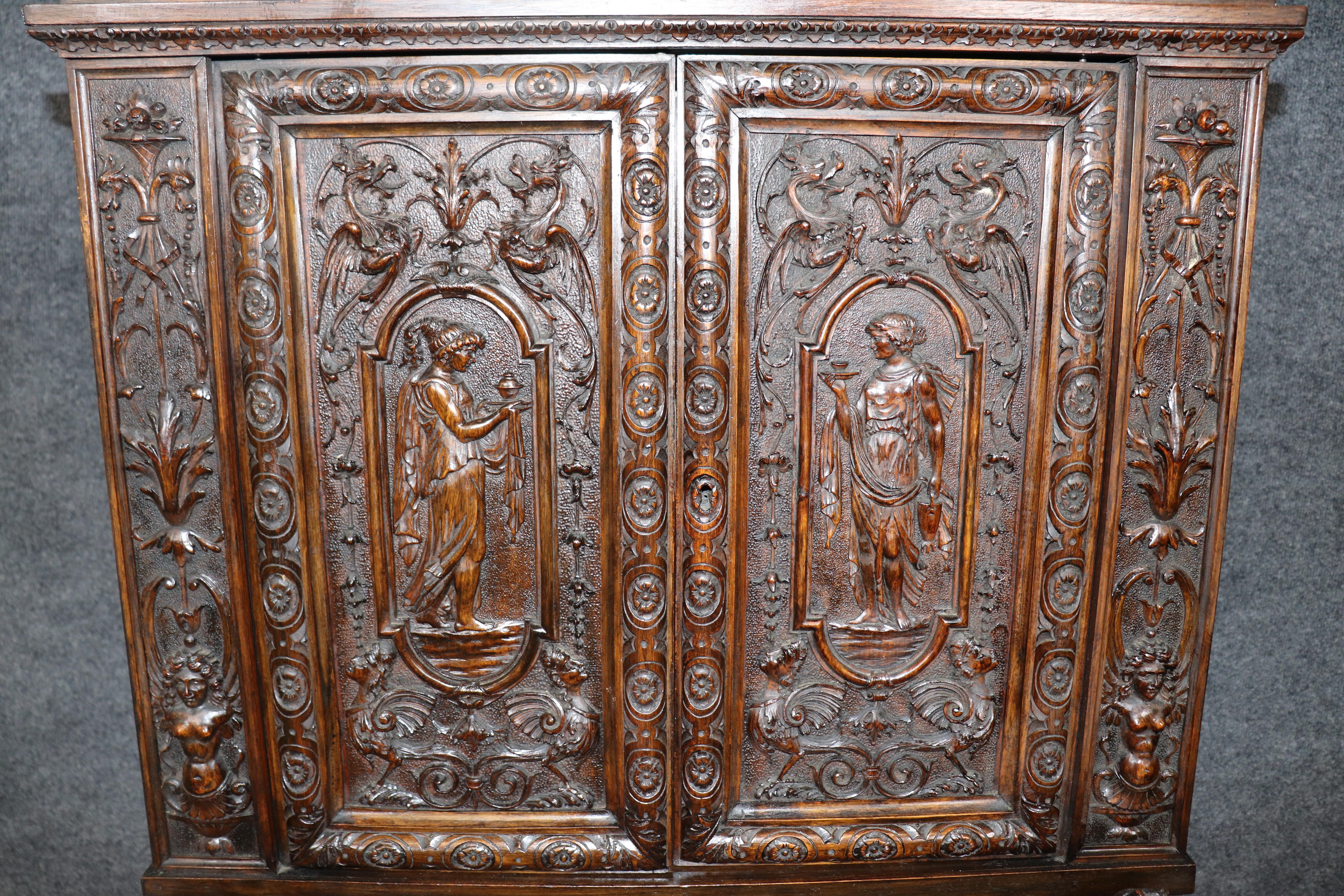 Incredible Carved Italian Luigi Frullini Narrow Figural Walnut Secretary Desk en vente 10