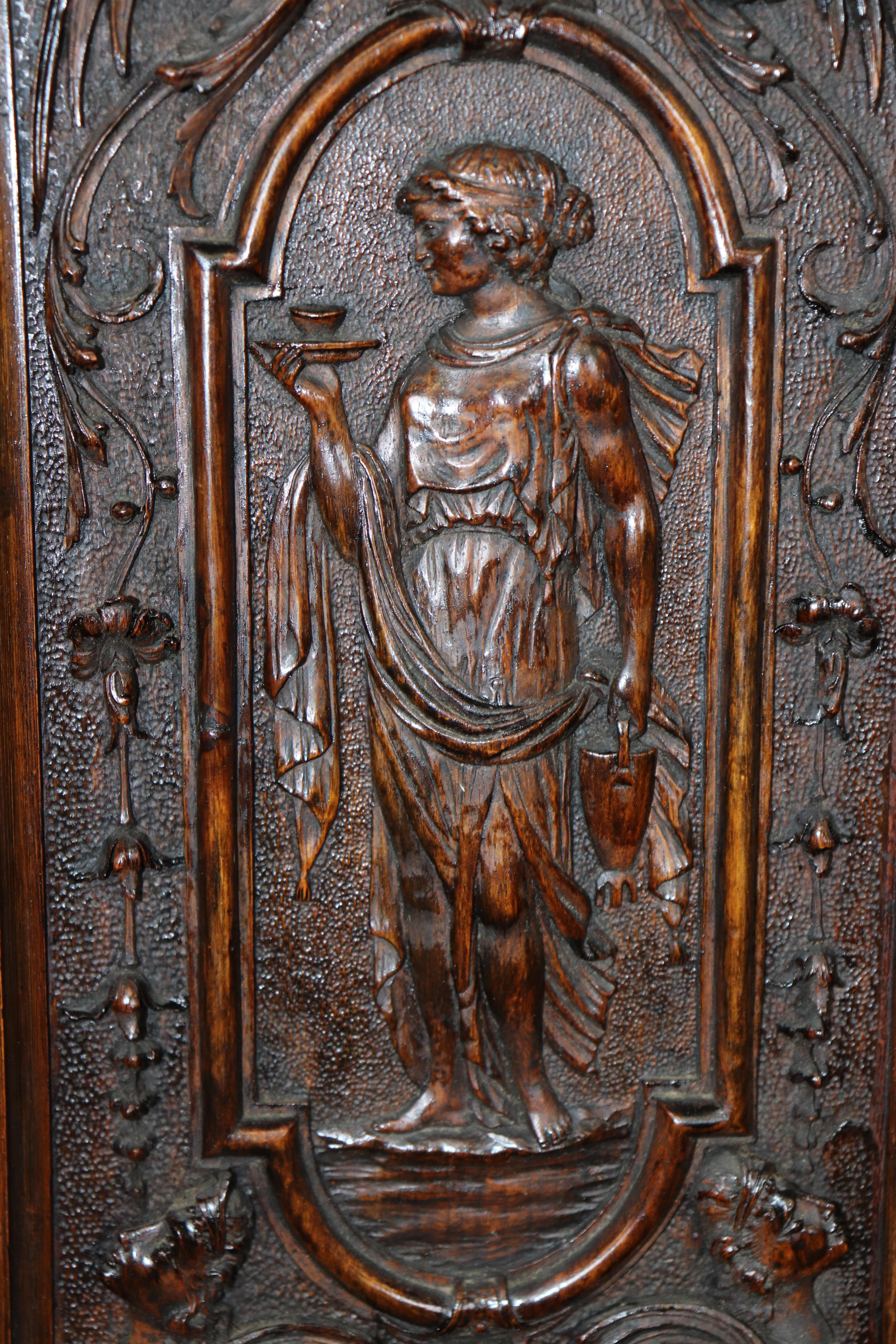 Incredible Carved Italian Luigi Frullini Narrow Figural Walnut Secretary Desk en vente 11