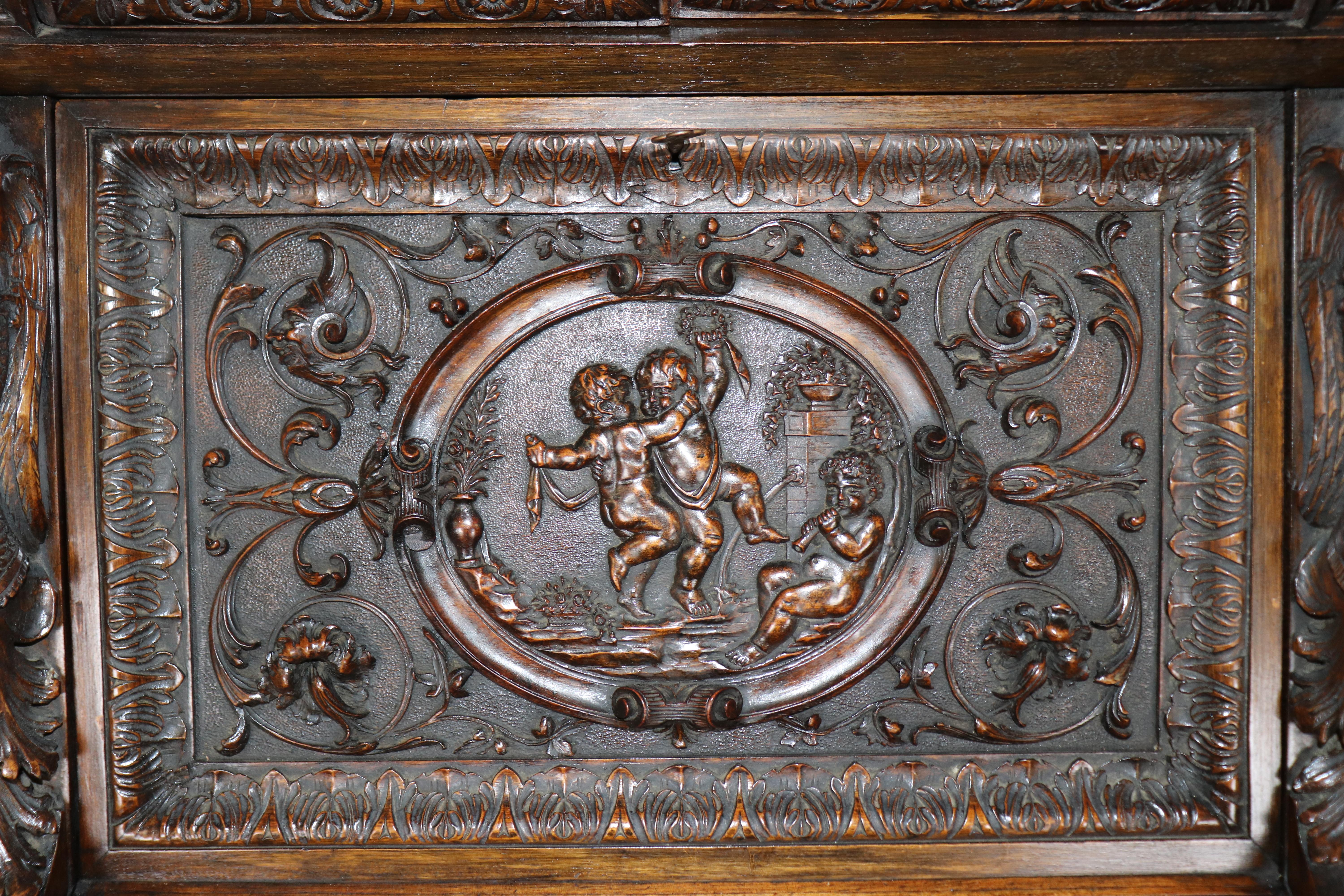 Fin du XIXe siècle Incredible Carved Italian Luigi Frullini Narrow Figural Walnut Secretary Desk en vente