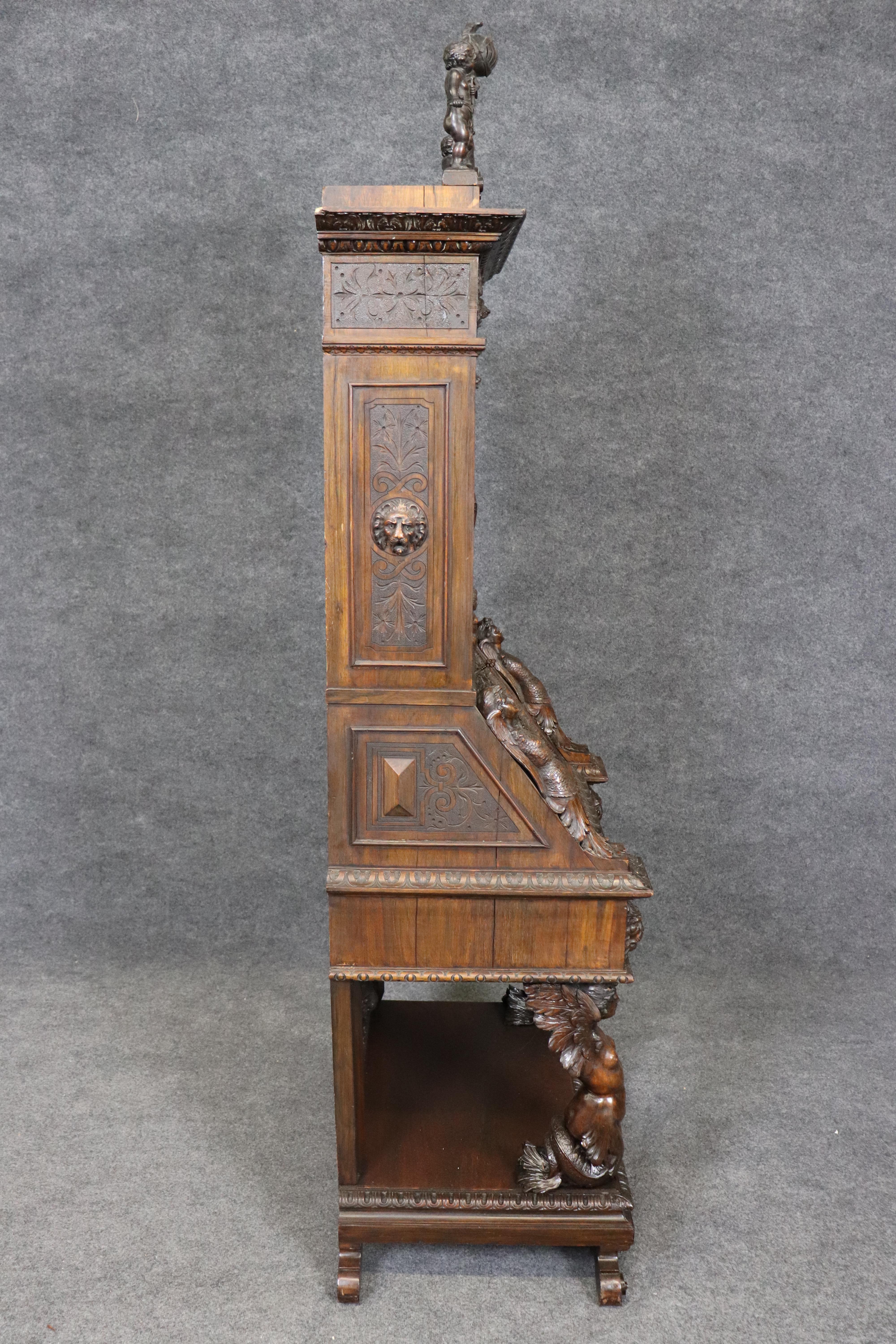 Incredible Carved Italian Luigi Frullini Narrow Figural Walnut Secretary Desk en vente 2