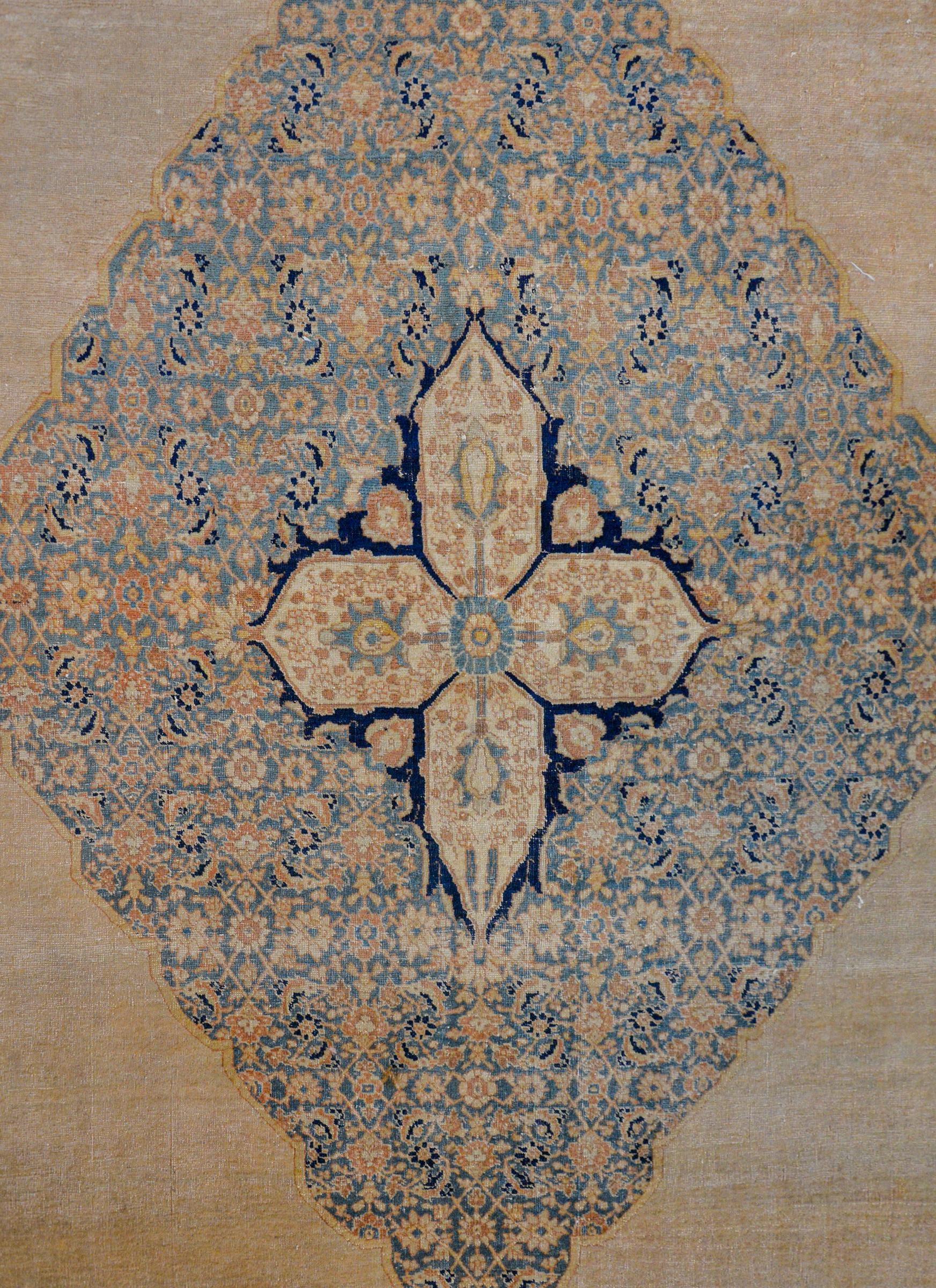 Unglaublicher Hadji Jalili-Tabriz-Teppich aus dem frühen 20. Jahrhundert (Pflanzlich gefärbt) im Angebot
