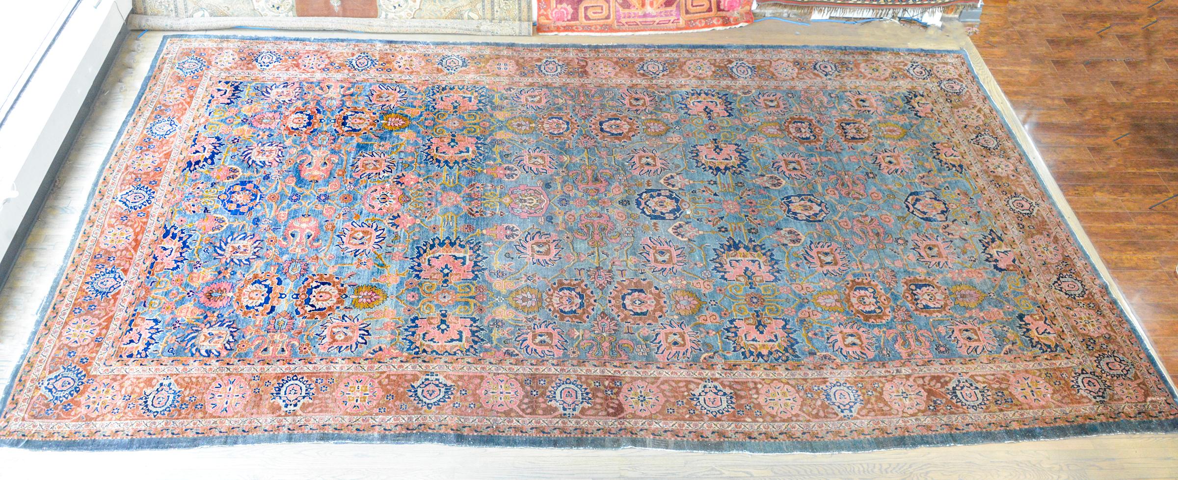 Incredible Early 20th Century Sultanabad Rug For Sale 6