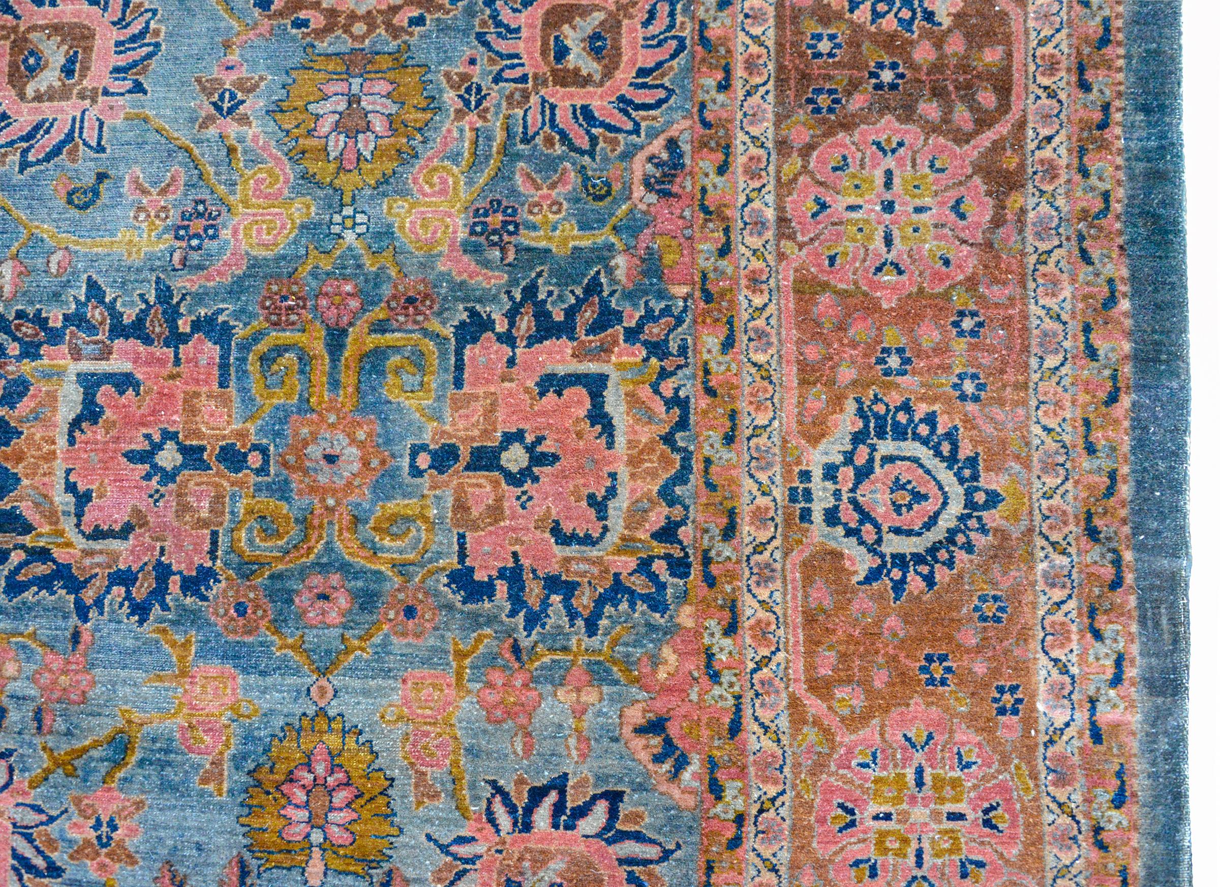 Incredible Early 20th Century Sultanabad Rug In Good Condition For Sale In Chicago, IL