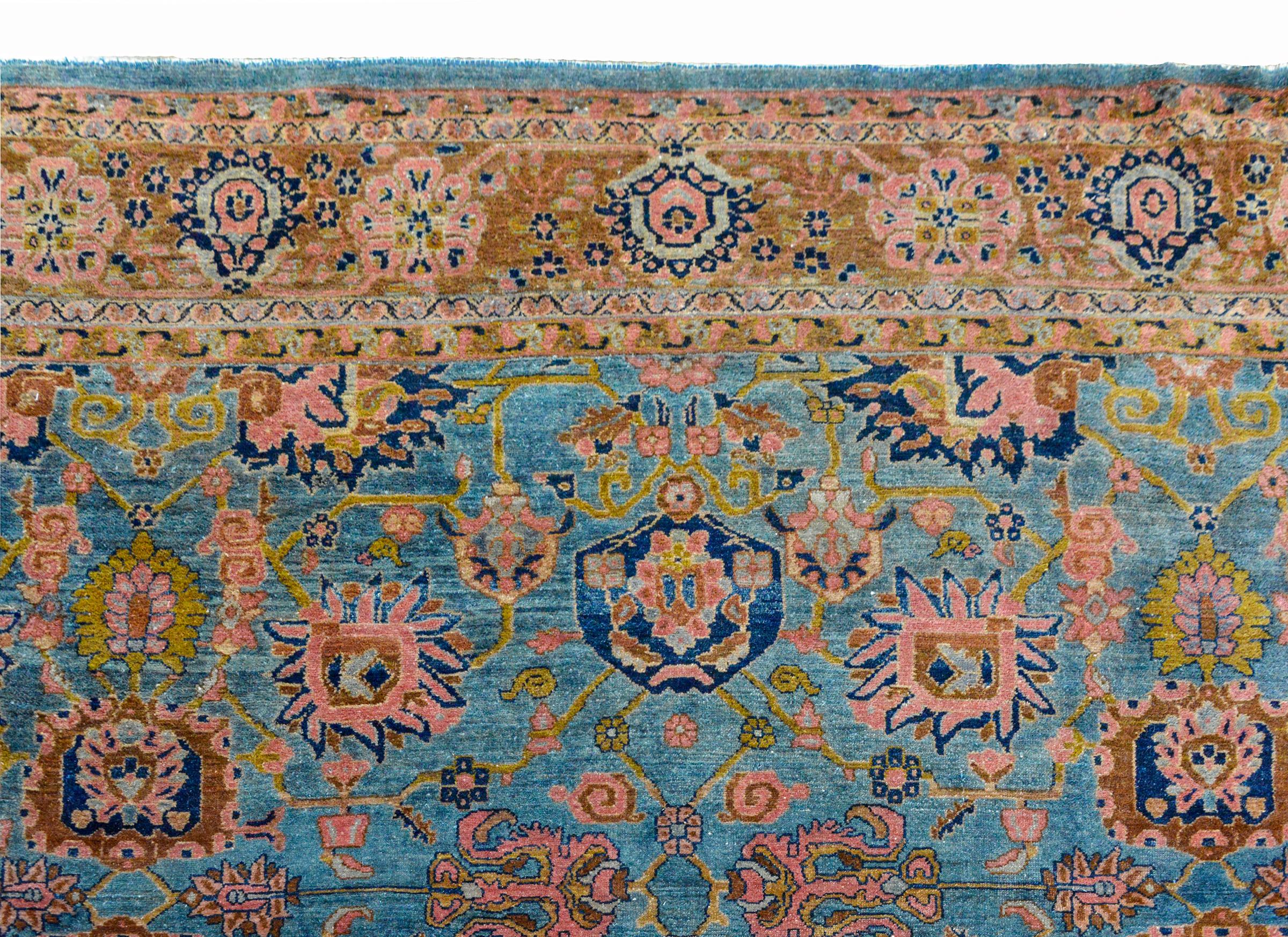 Incredible Early 20th Century Sultanabad Rug For Sale 2