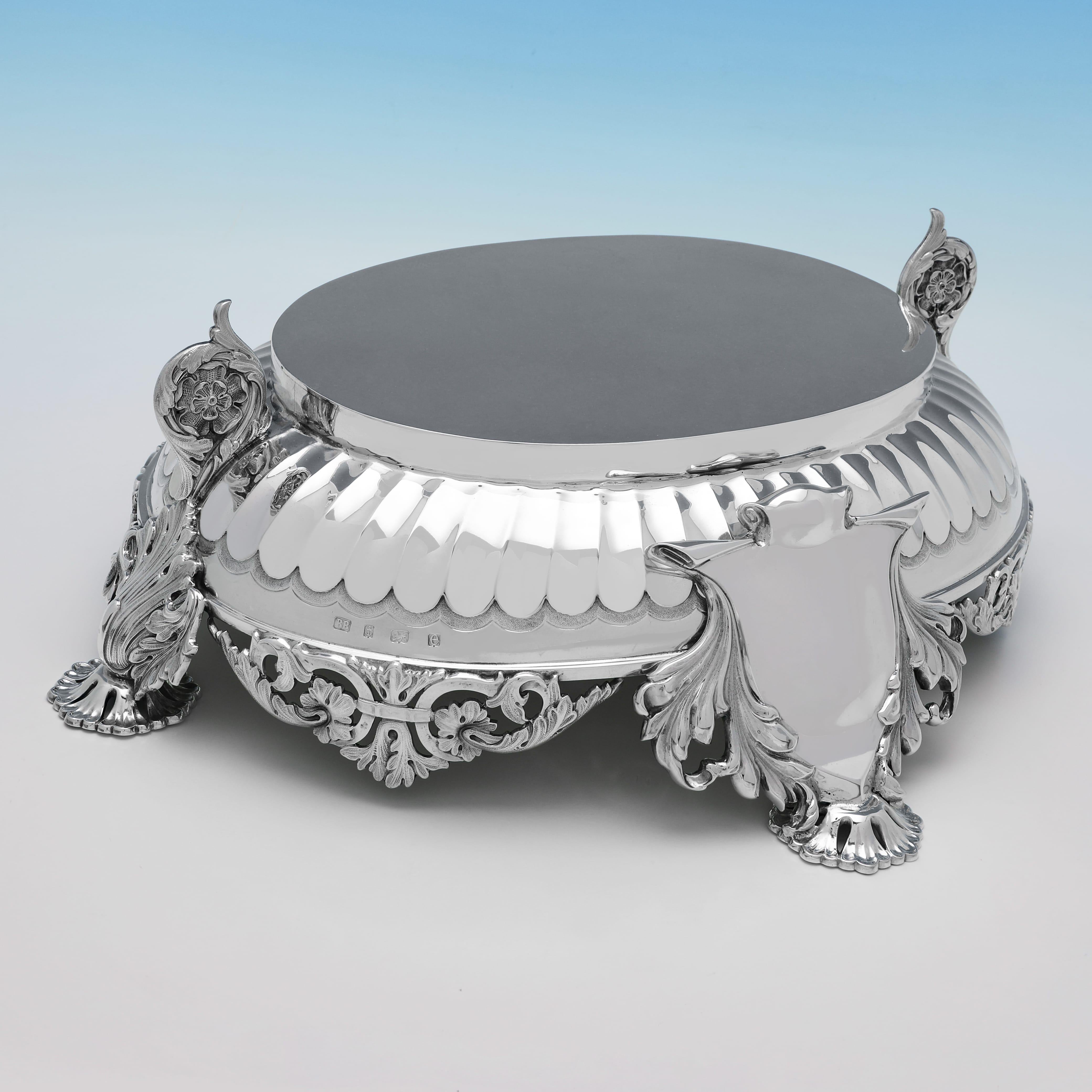 Incroyable réservoir de vin en argent sterling de l'époque édouardienne, poinçonné en 1904. en vente 2