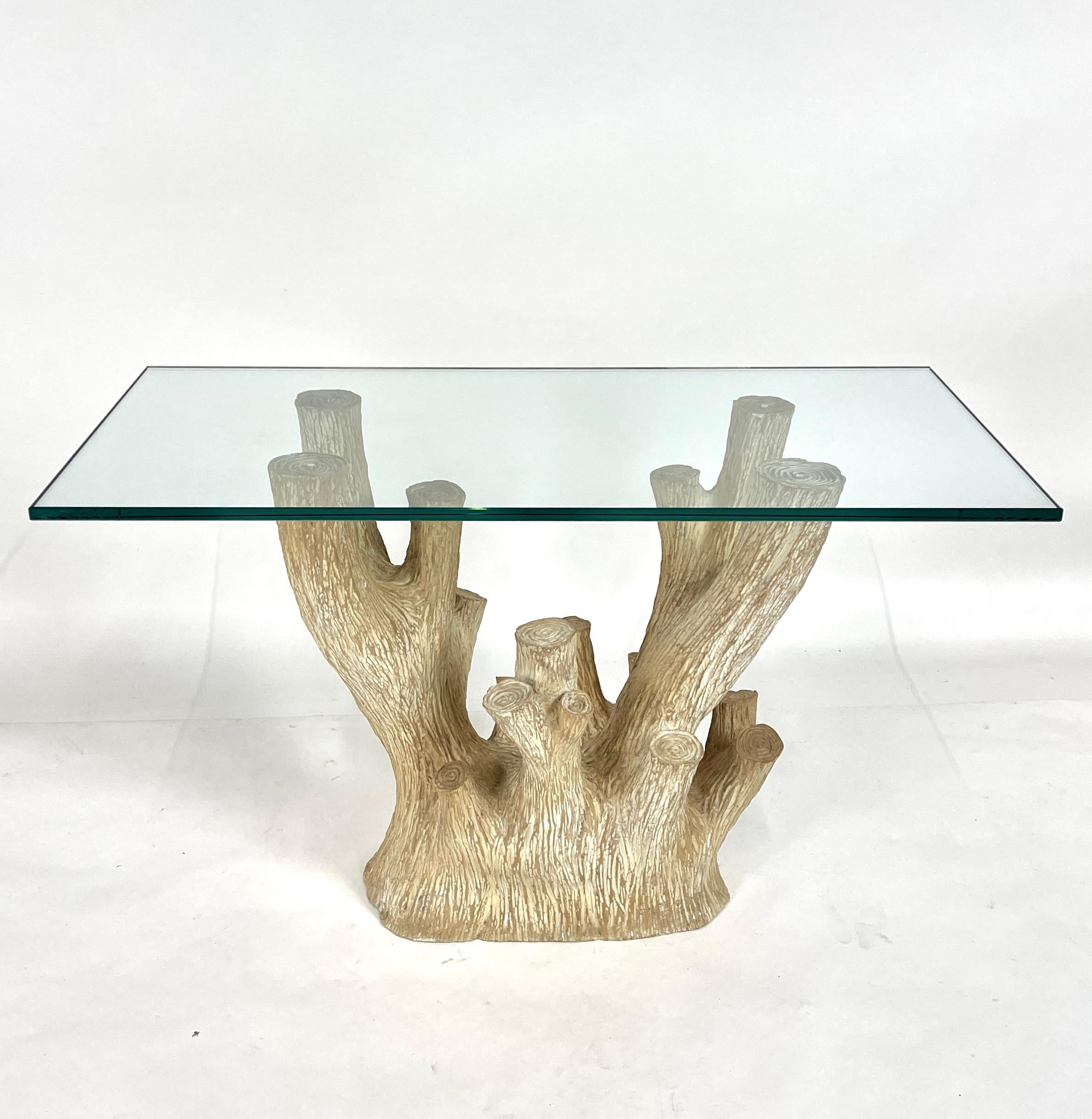 Unglaubliche organische moderne Baumkonsole mit Glasauflage aus Faux Bois, Faux Bois (Organische Moderne) im Angebot