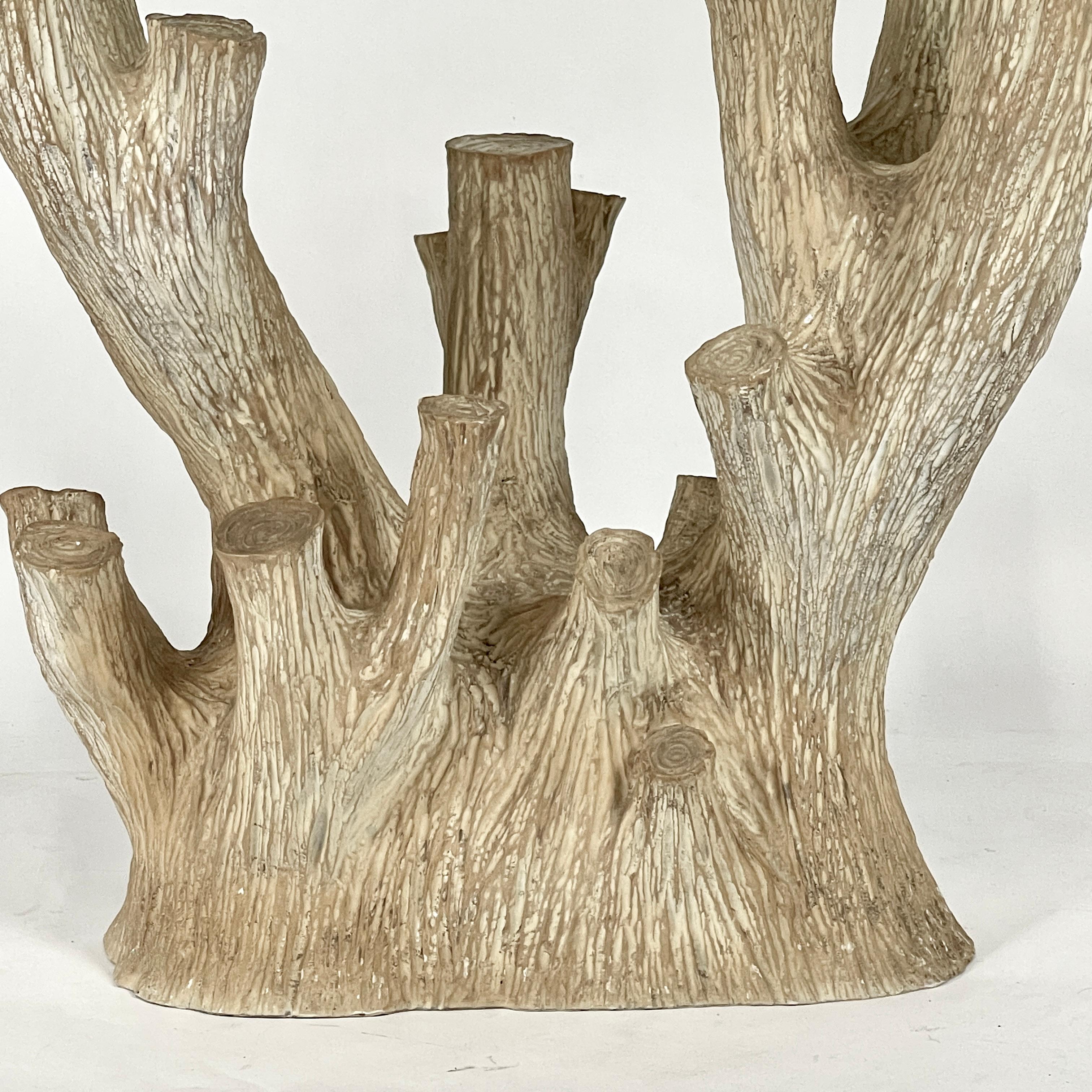 Unglaubliche organische moderne Baumkonsole mit Glasauflage aus Faux Bois, Faux Bois (20. Jahrhundert) im Angebot