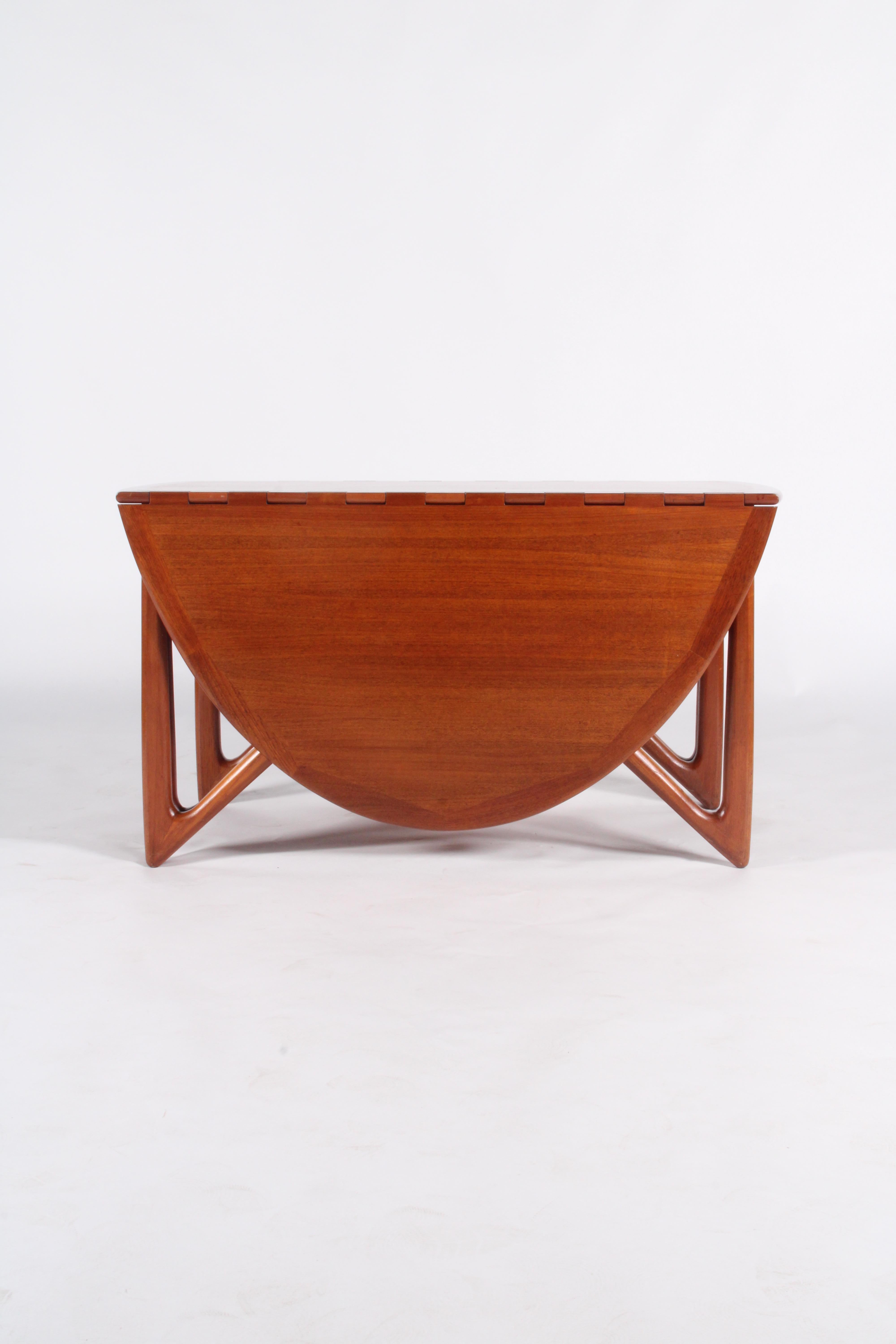 Incredible Niels Koefoed Danish Design Mid Century Drop Leaf Dining Table For Sale 10