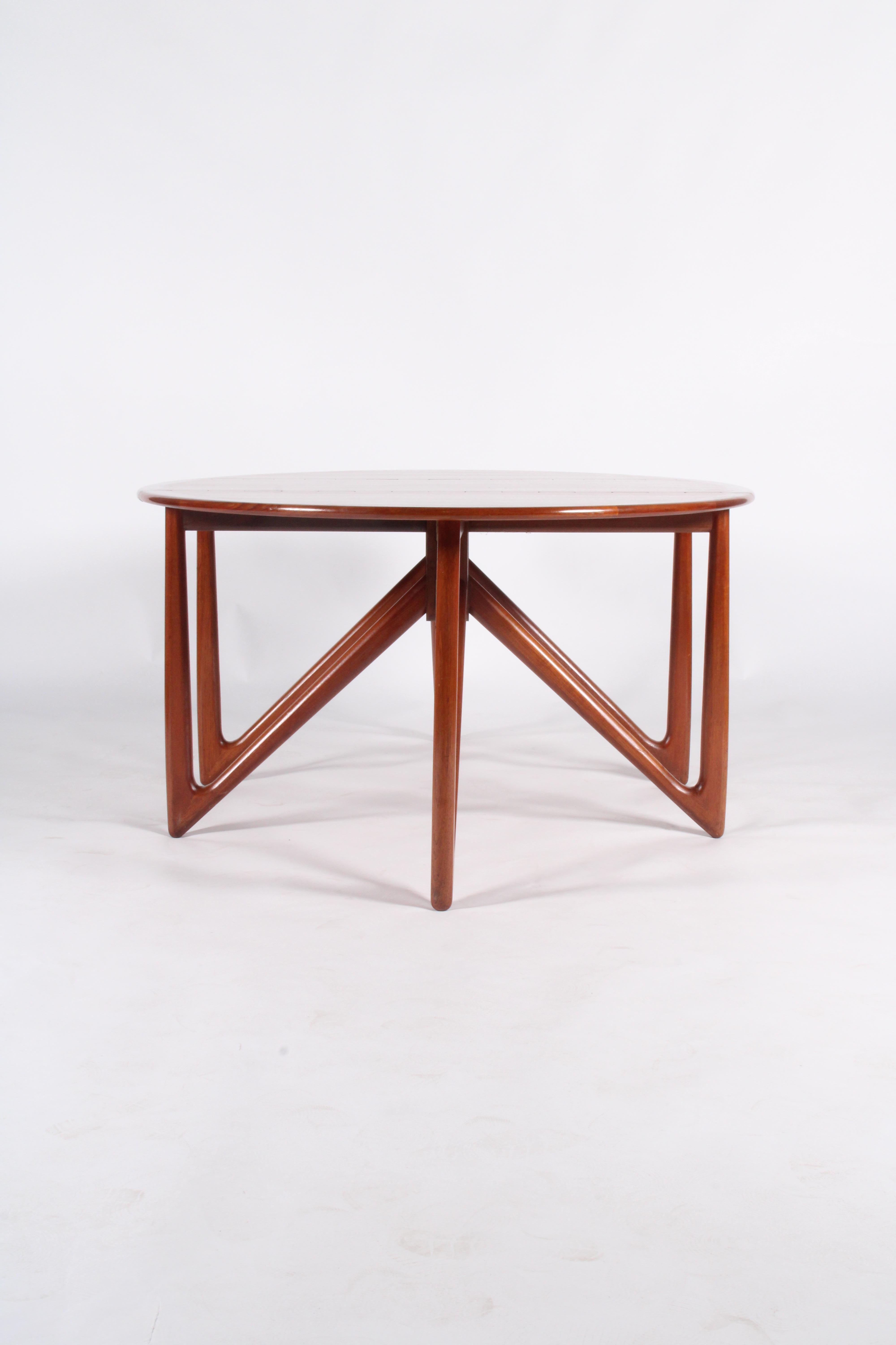 Incredible Niels Koefoed Danish Design Mid Century Drop Leaf Dining Table For Sale 11