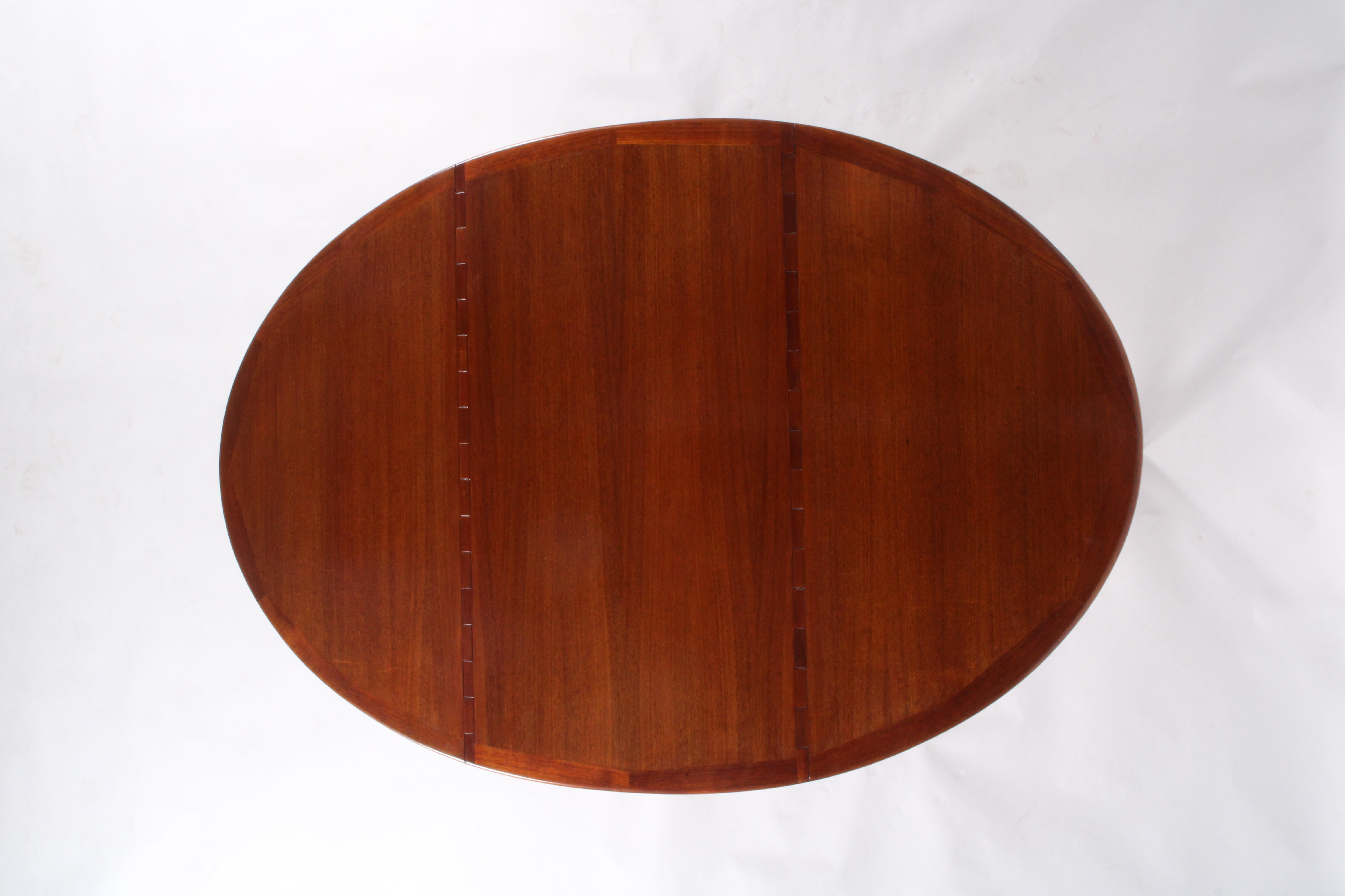 Incredible Niels Koefoed Danish Design Mid Century Drop Leaf Dining Table For Sale 12
