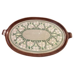 Increíble bandeja grande Art Nouveau de caoba y seda bordada para servir