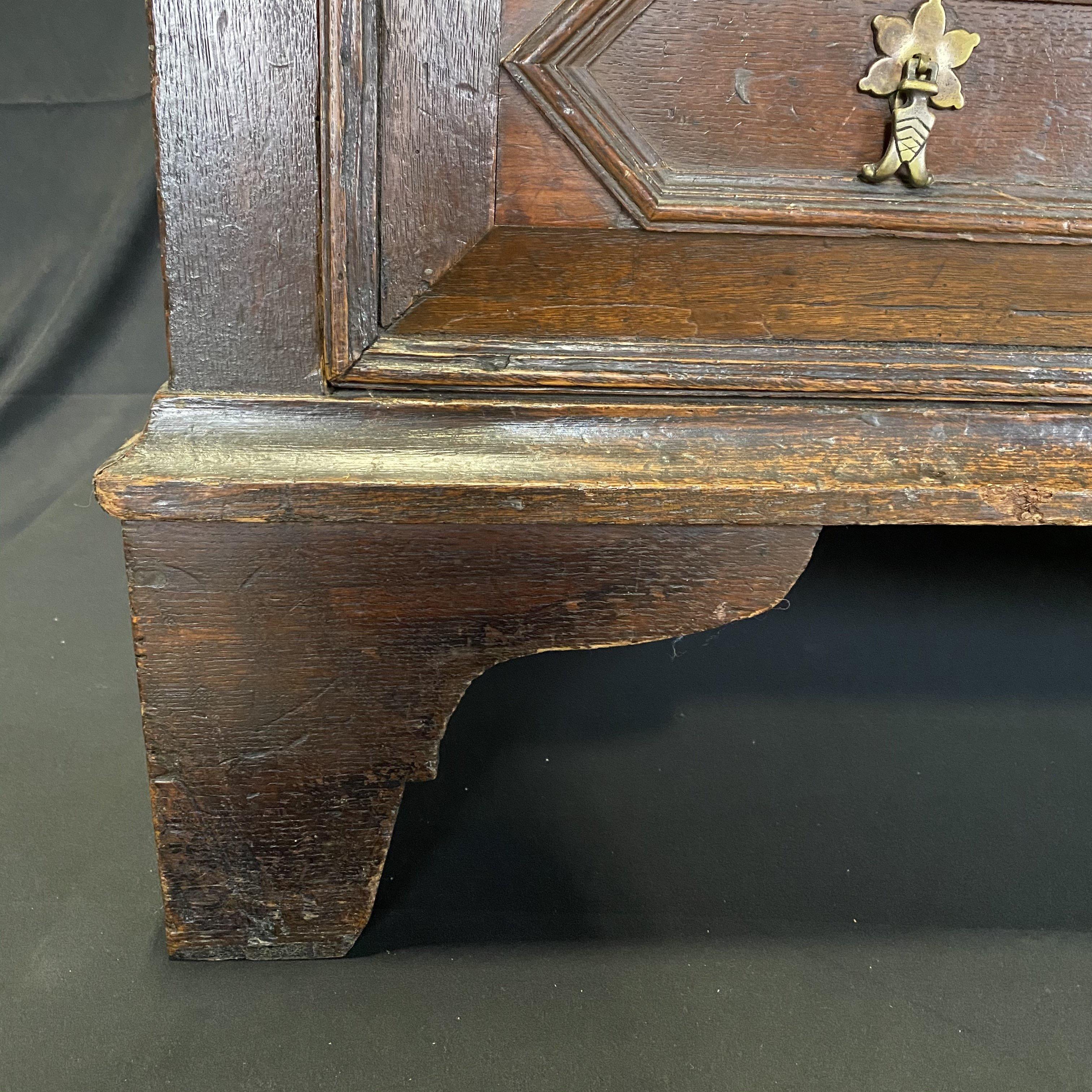 Incredible Late 17th Century British Oak Charles II Chest of Drawers Dresser For Sale 4