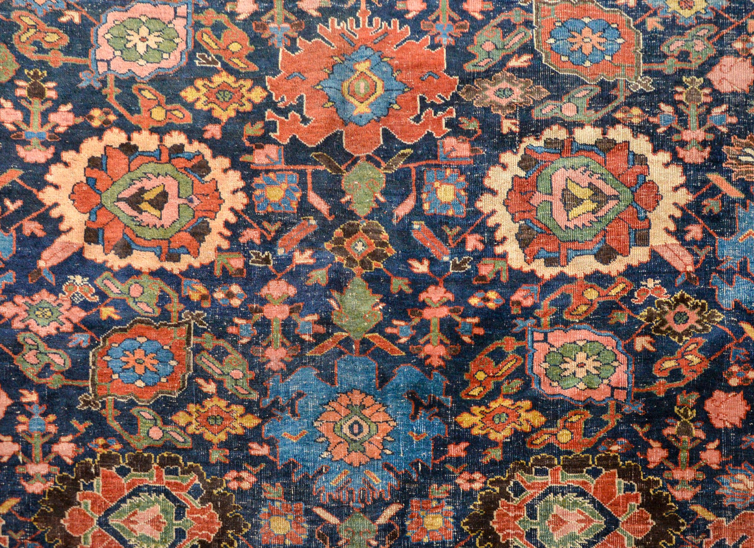 Incroyable tapis palatial Bidjar de la fin du 19e siècle Bon état - En vente à Chicago, IL