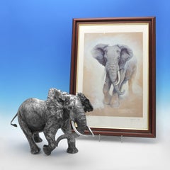 Incroyable modèle d'éléphant africain en argent massif de 12,5 kg en édition limitée