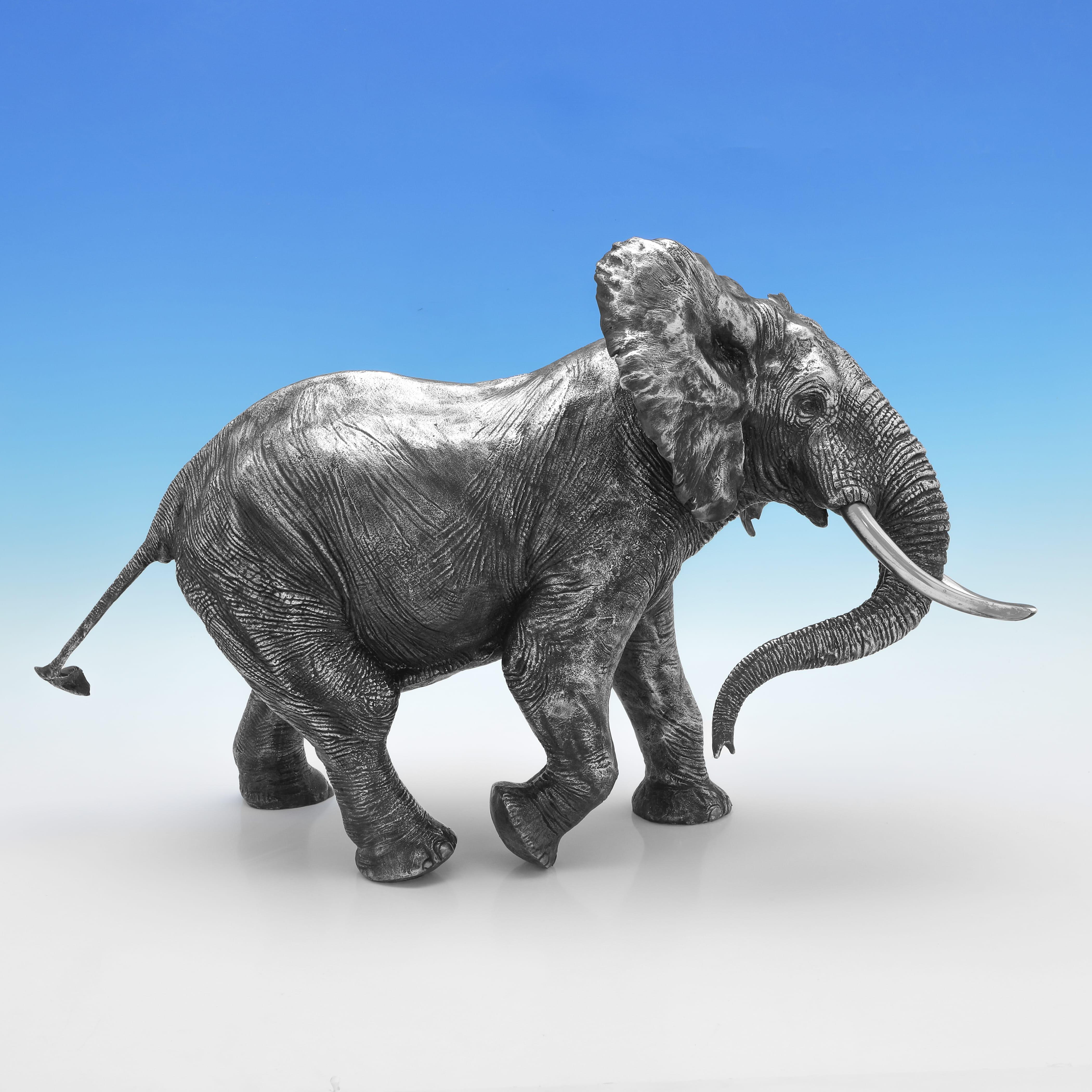 Scozzese Incredibile modello di elefante africano in argento massiccio da 12,5 kg in edizione limitata in vendita