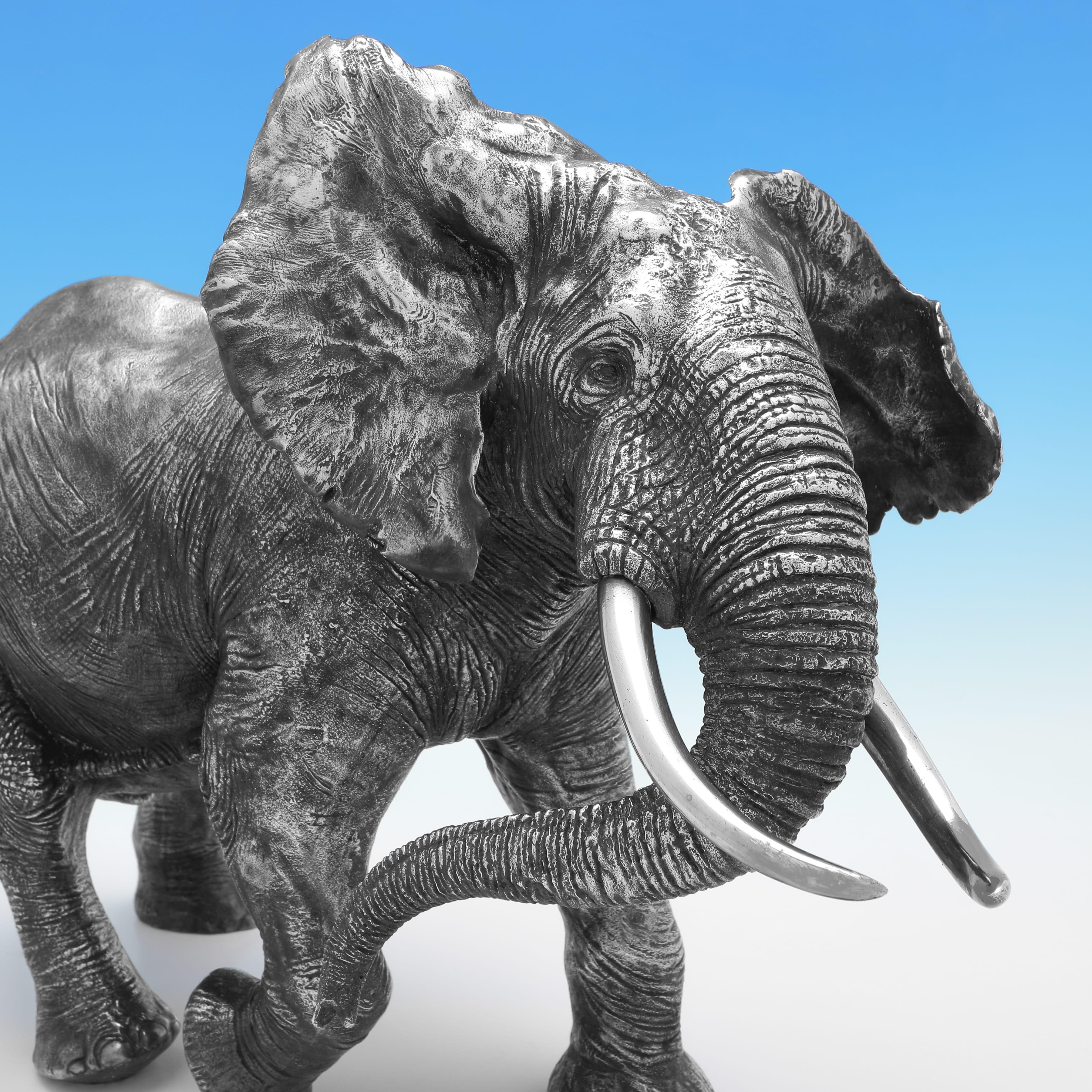 Argento 925 Incredibile modello di elefante africano in argento massiccio da 12,5 kg in edizione limitata in vendita