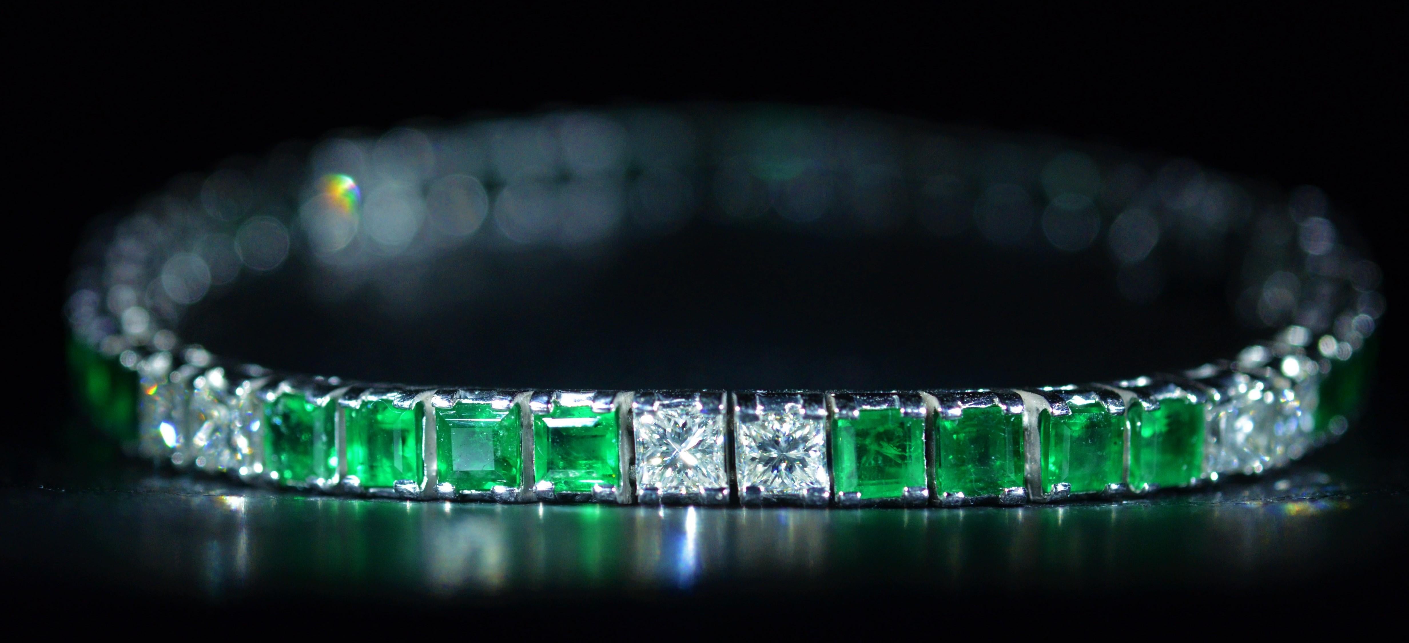Women's or Men's Incredible Line Bracelet Set with Vivid Green Emeralds and Diamonds in Platinum For Sale