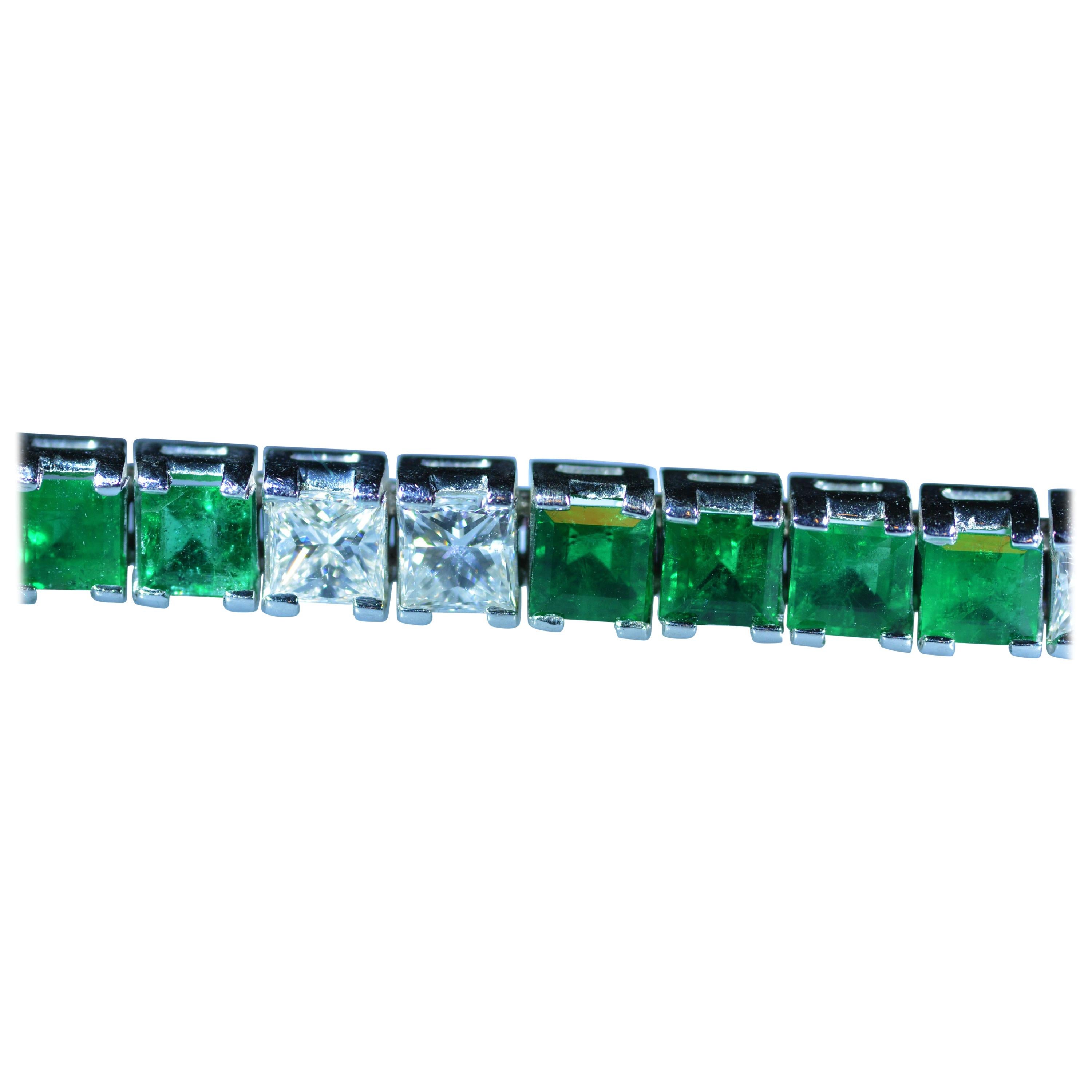 Incredible Line Bracelet Set with Vivid Green Emeralds and Diamonds in Platinum For Sale