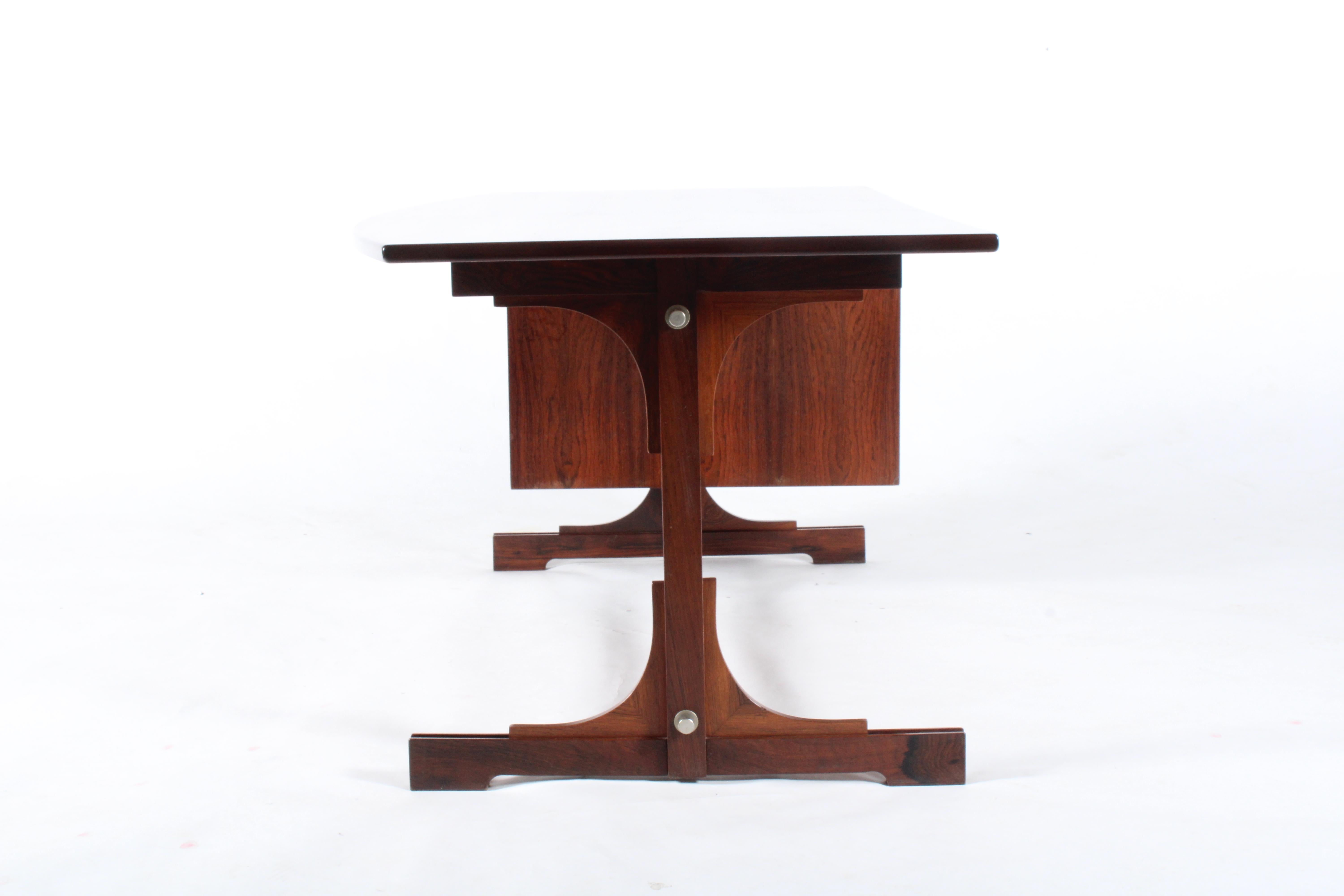 Unglaublich Mid Century Italienisch gebogene Top-Schreibtisch von Bernini  im Angebot 3
