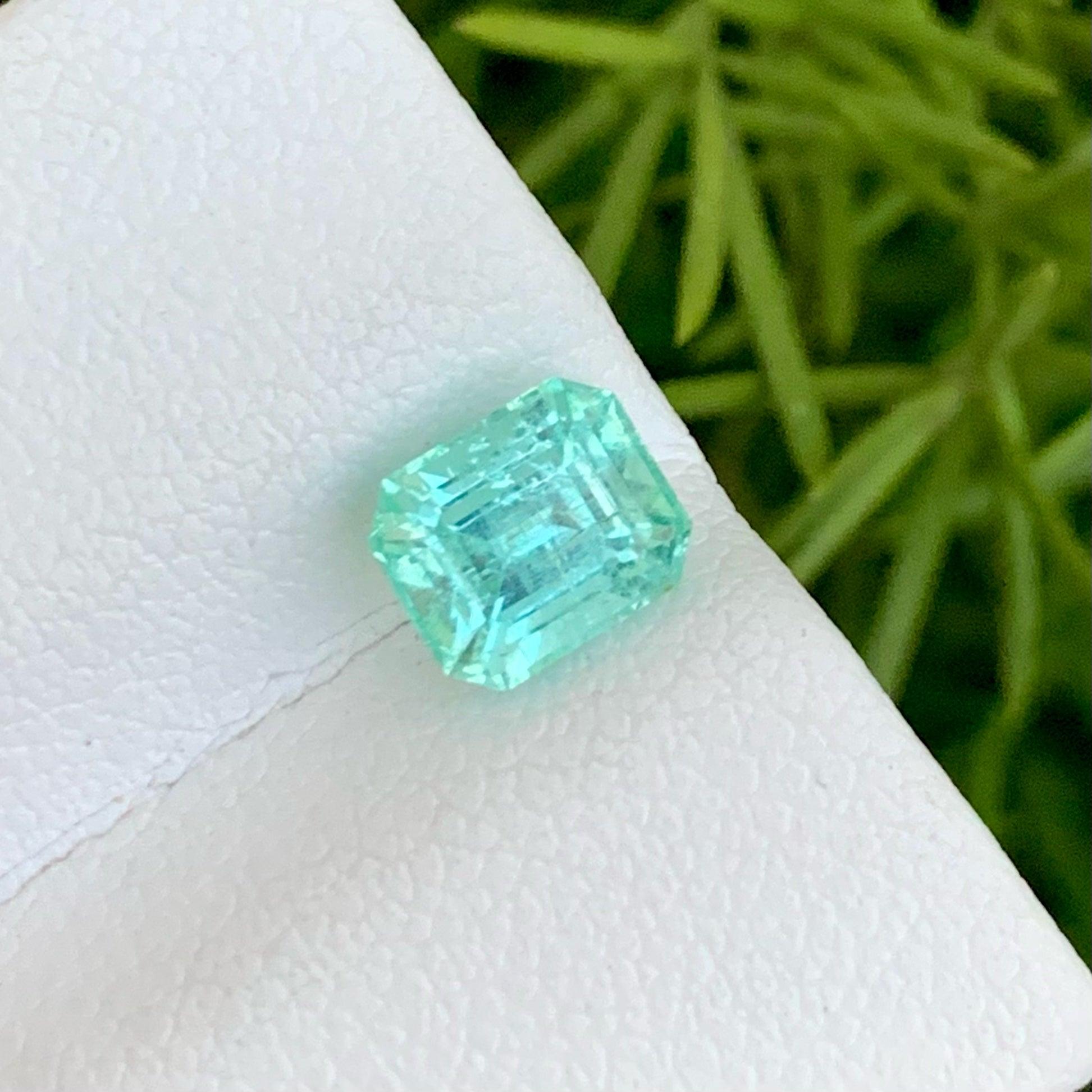 Modern Incredible Natural Loose Emerald Gemstone 1.15 Carats Afghani Emerald Gemstone 
