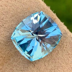 Incredibile anello di topazio blu naturale svizzero da 9,25 carati di alta qualità con lente d'ingrandimento