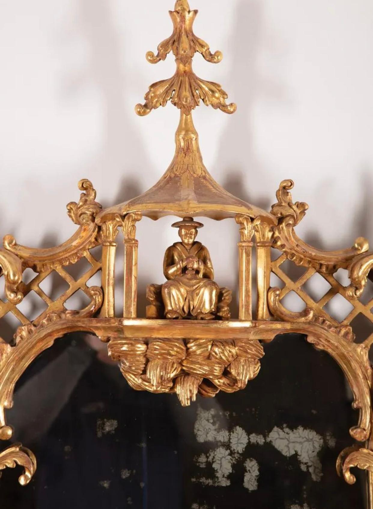 Unglaubliches Paar chinesischer Chippendale-Spiegel aus geschnitztem vergoldetem Holz im George-III-Stil, um 1760, jeweils fein geschnitzt mit Gitterwerk und Blattwerk über tiefgreifenden Rokoko-
