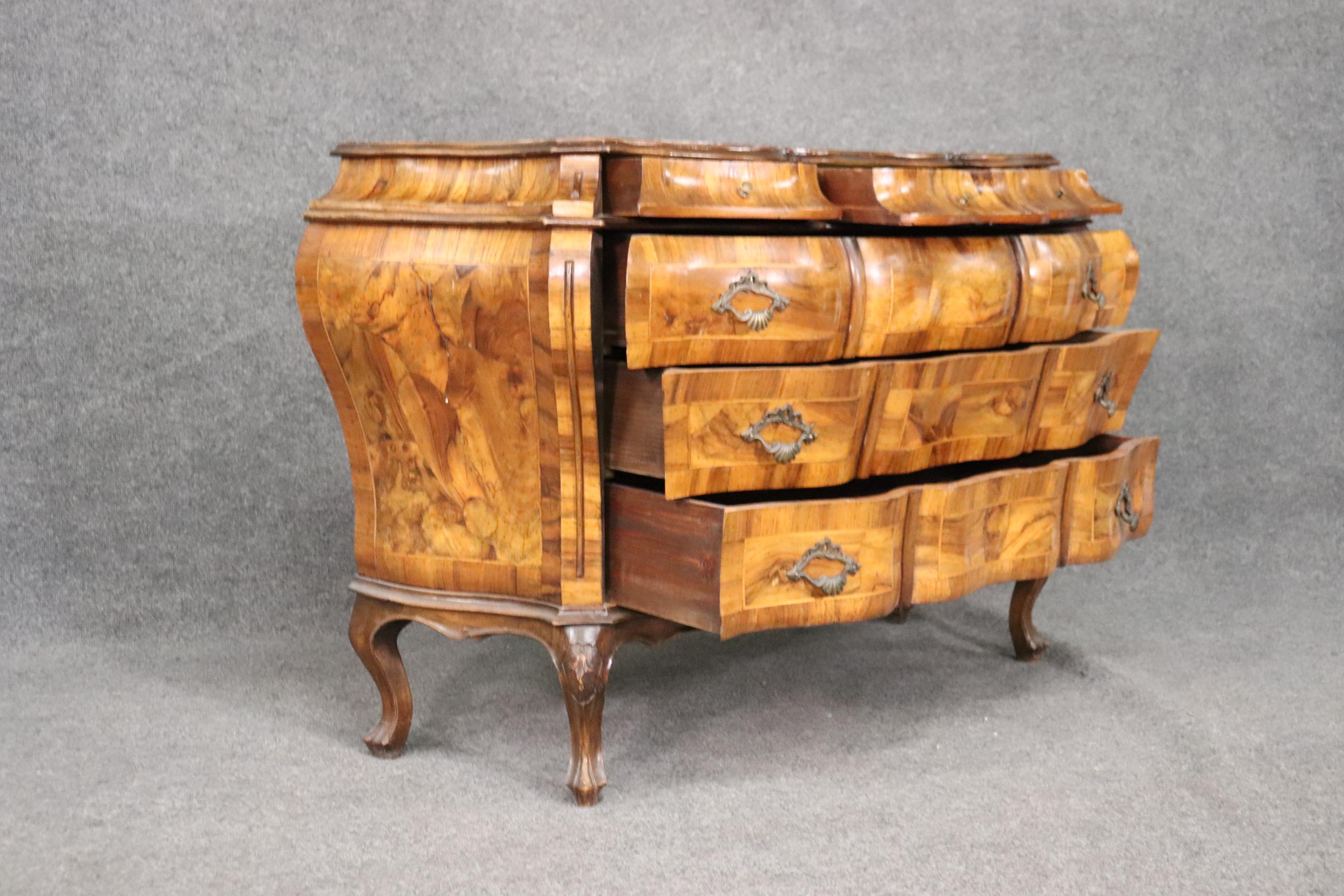 Incredible Pair of Italian Provincial Olivewood Rococo Bombe Commodes 4