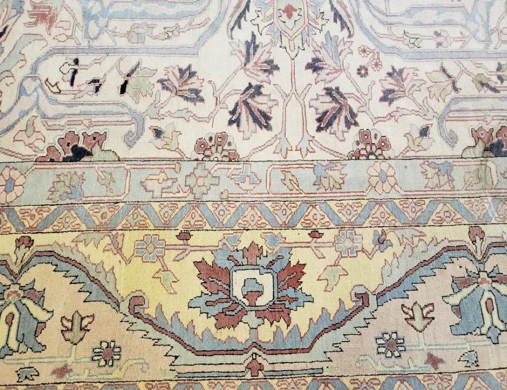 Incredible Palace Size Handmade Pakistani Rug In Good Condition For Sale In Newmanstown, PA