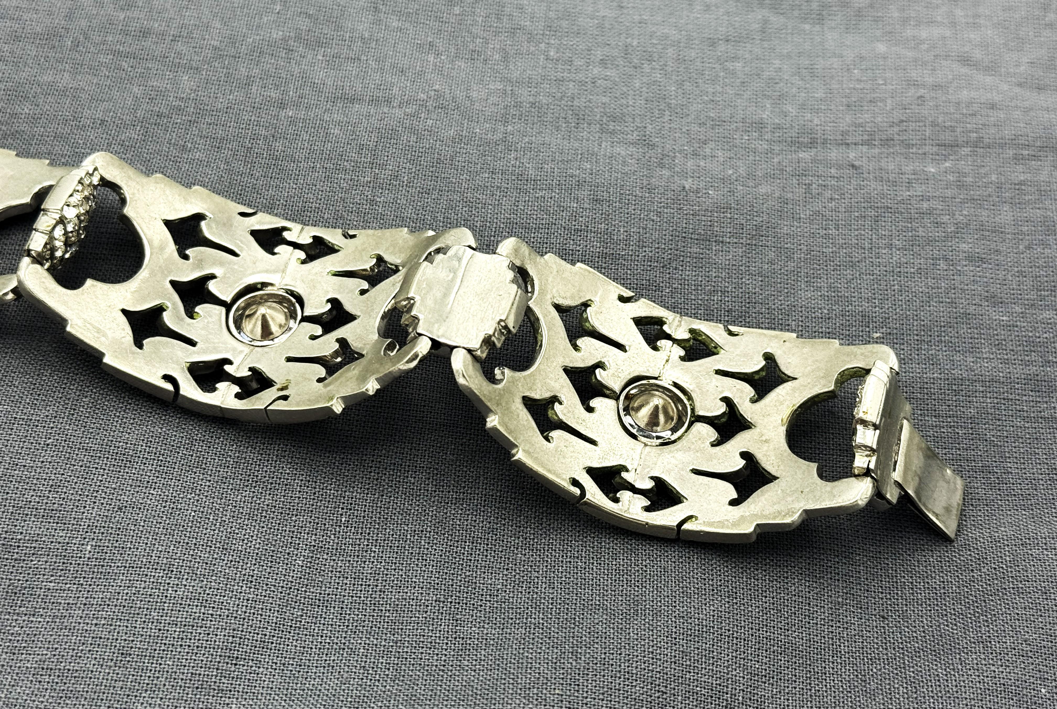 BRACELET INCROYABLE PAST, France, années 1930/40, métal rhodié en vente 3