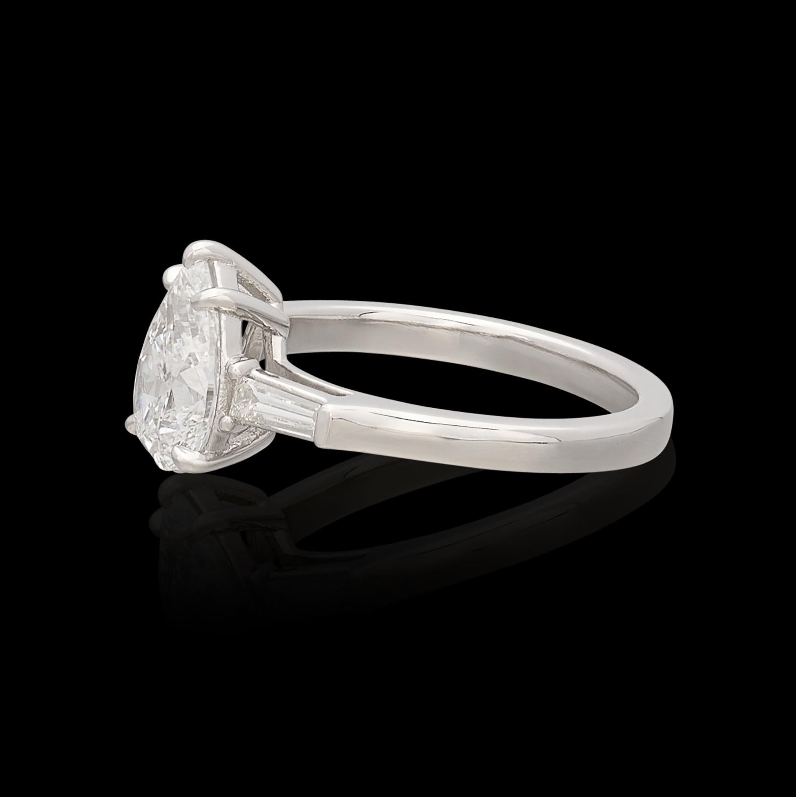Incroyable bague en platine 1,50 ct GIA D/Internally Flawless Pear Diamond Ring Neuf - En vente à San Francisco, CA
