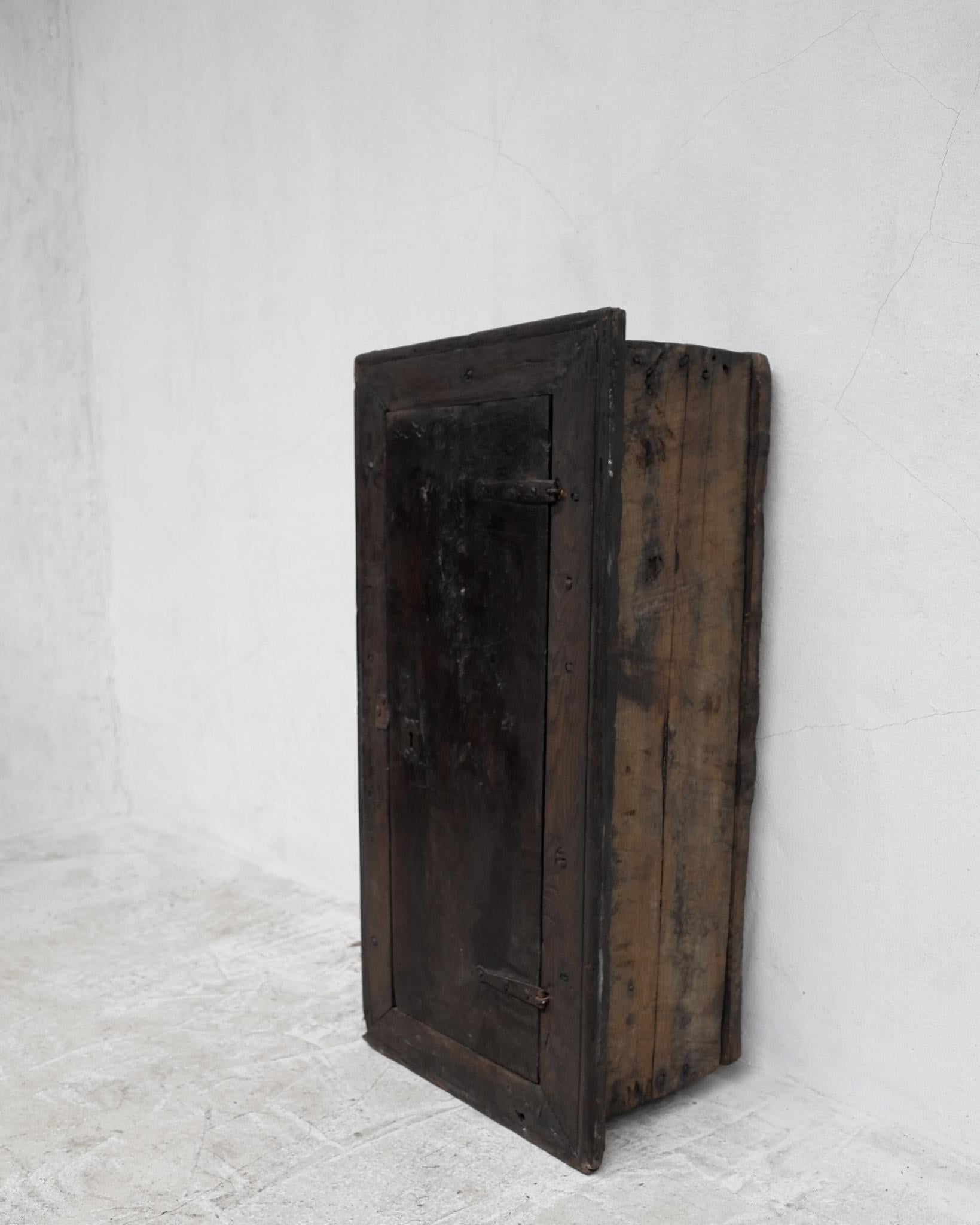 Incredible Primitive 18th C. Spanish Mountain Cupboard Wabi Sabi In Excellent Condition For Sale In London, GB