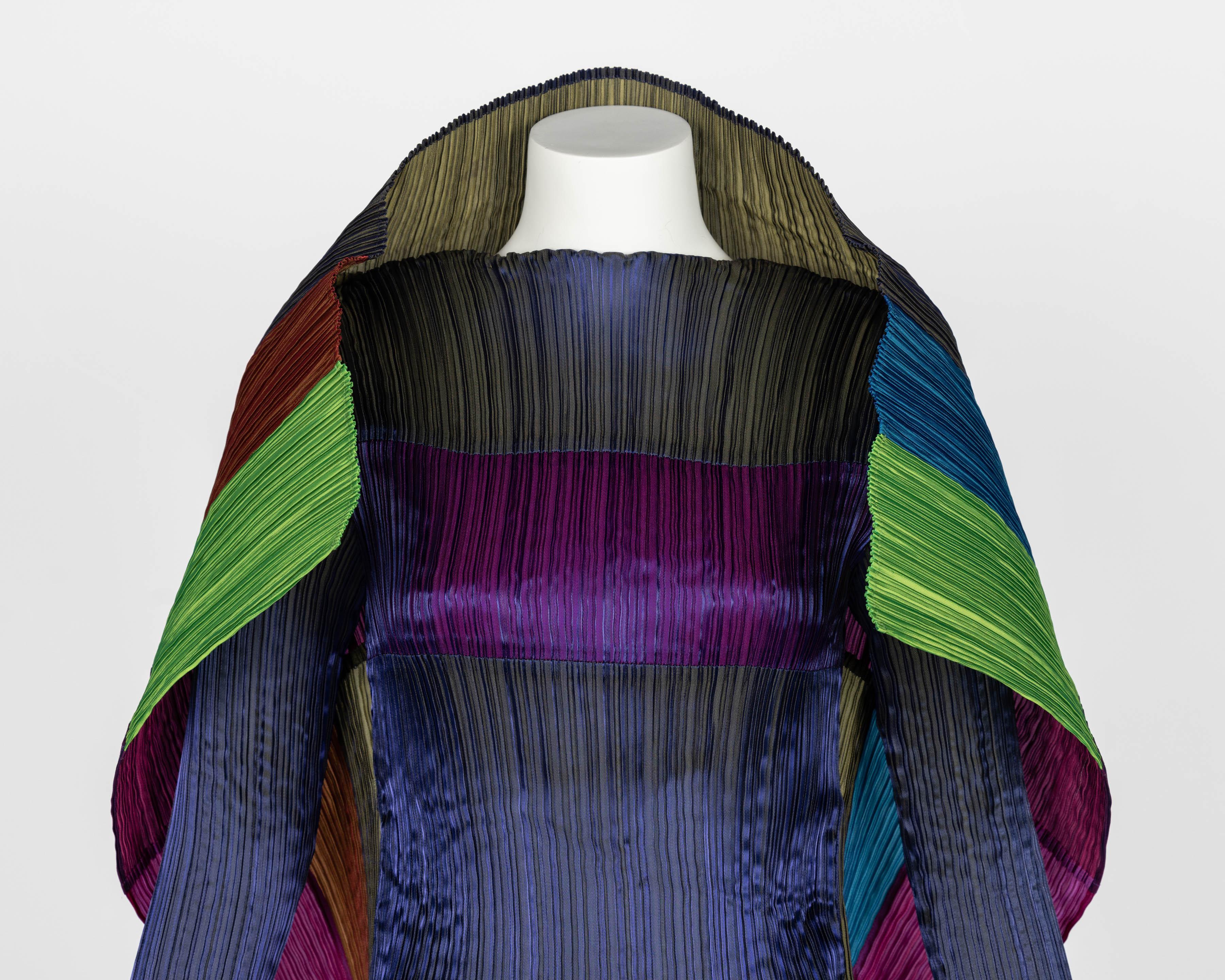 Incroyable et rare robe plissée « Issey Miyake Pleats Please » Avant Garde à blocs de couleur en vente 8