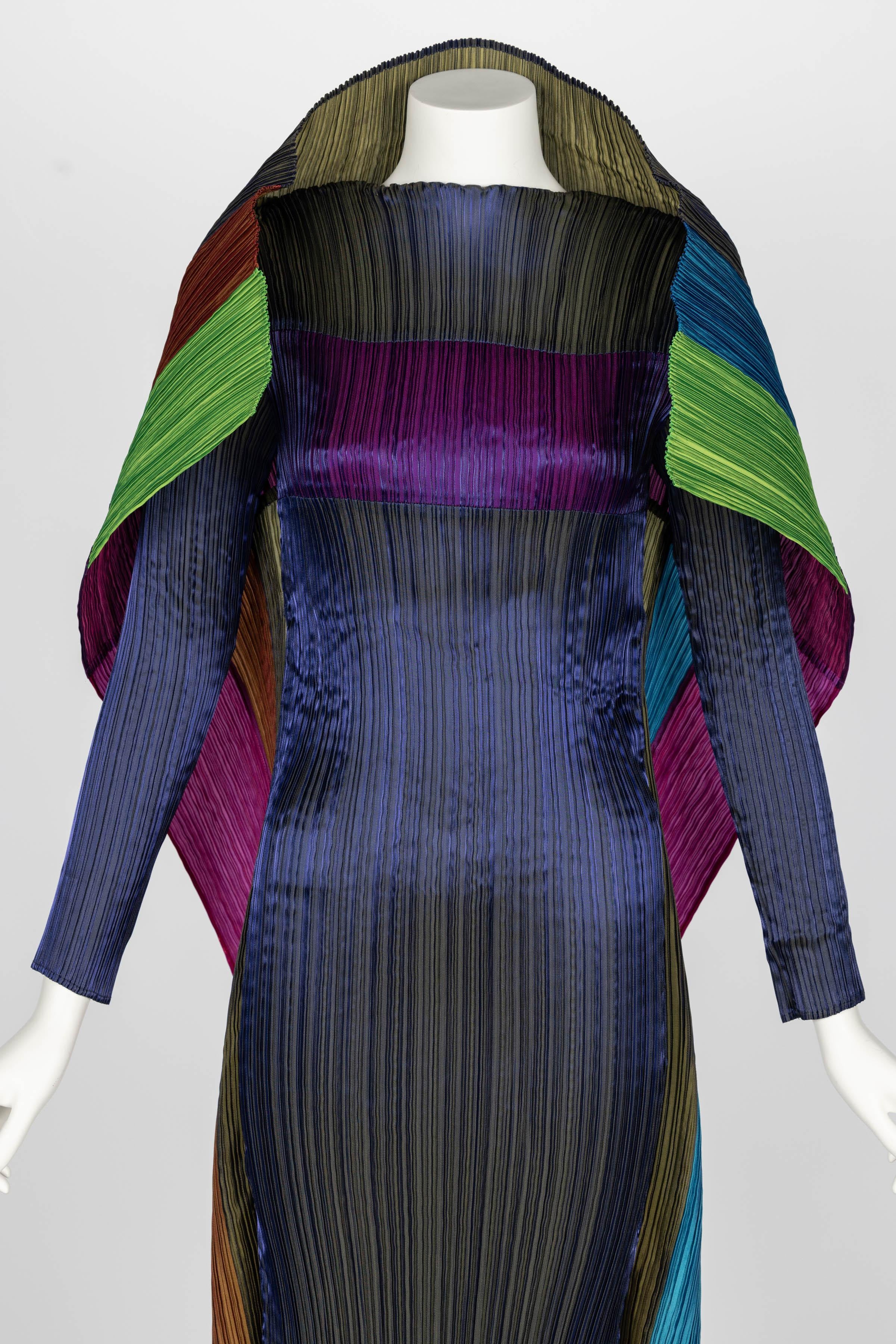 Incroyable et rare robe plissée « Issey Miyake Pleats Please » Avant Garde à blocs de couleur en vente 9
