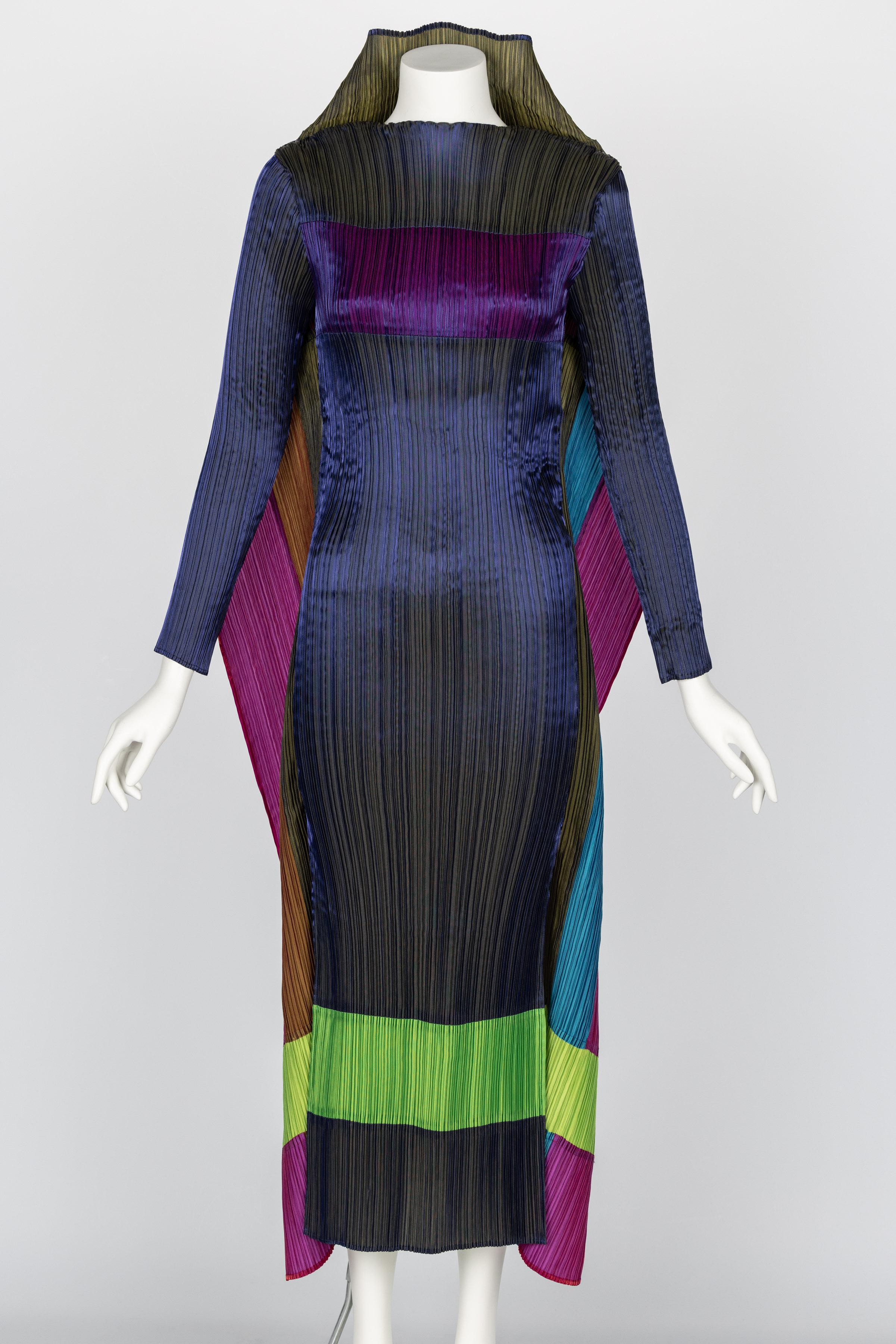 Incroyable et rare robe plissée « Issey Miyake Pleats Please » Avant Garde à blocs de couleur Pour femmes en vente
