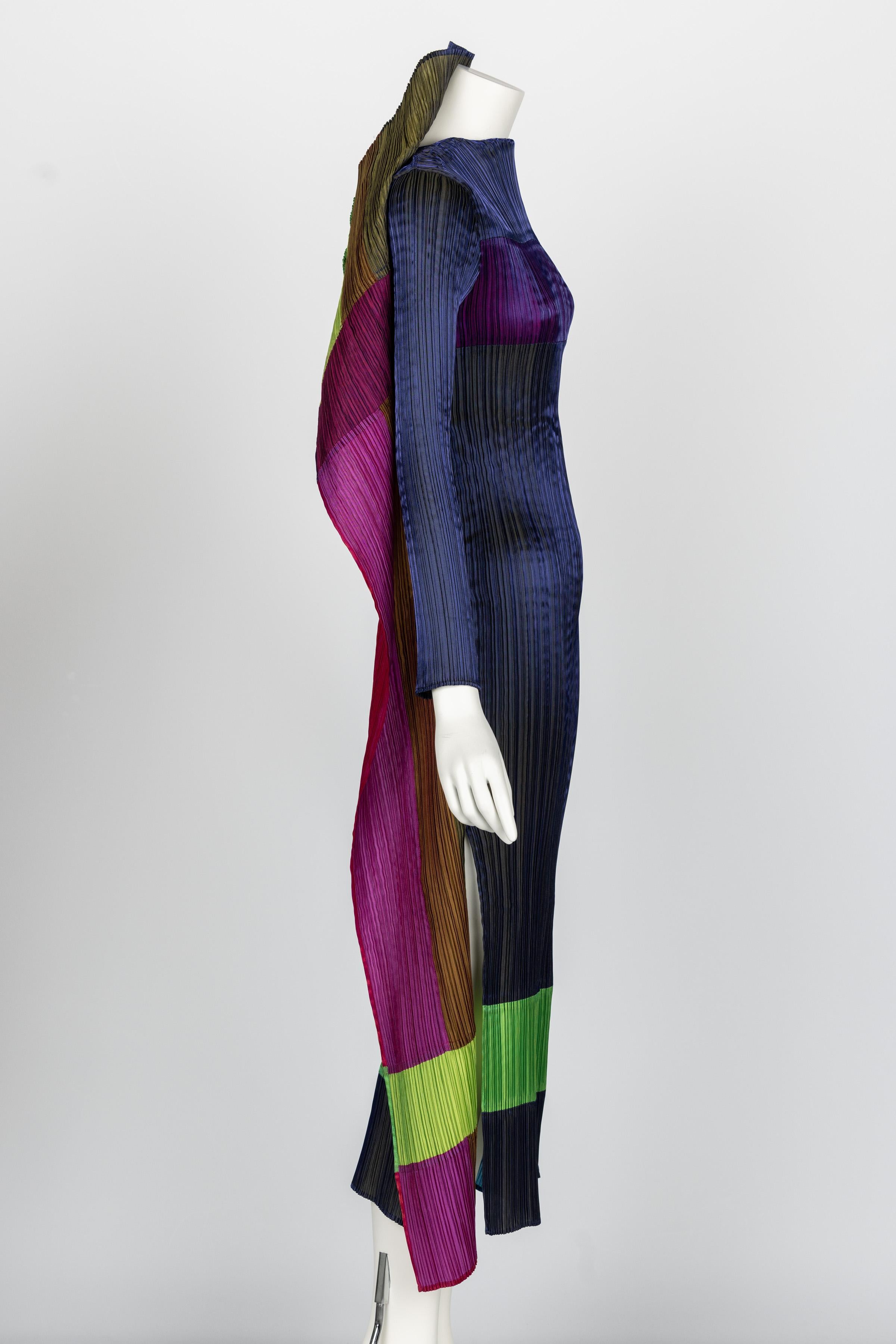 Incroyable et rare robe plissée « Issey Miyake Pleats Please » Avant Garde à blocs de couleur en vente 2