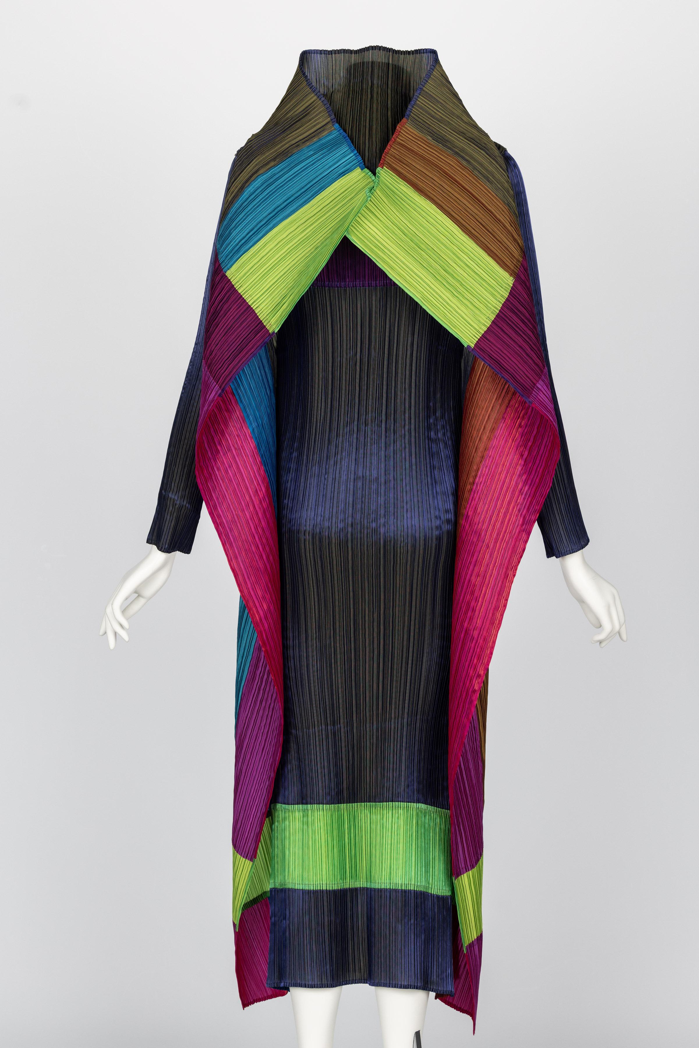 Incroyable et rare robe plissée « Issey Miyake Pleats Please » Avant Garde à blocs de couleur en vente 4