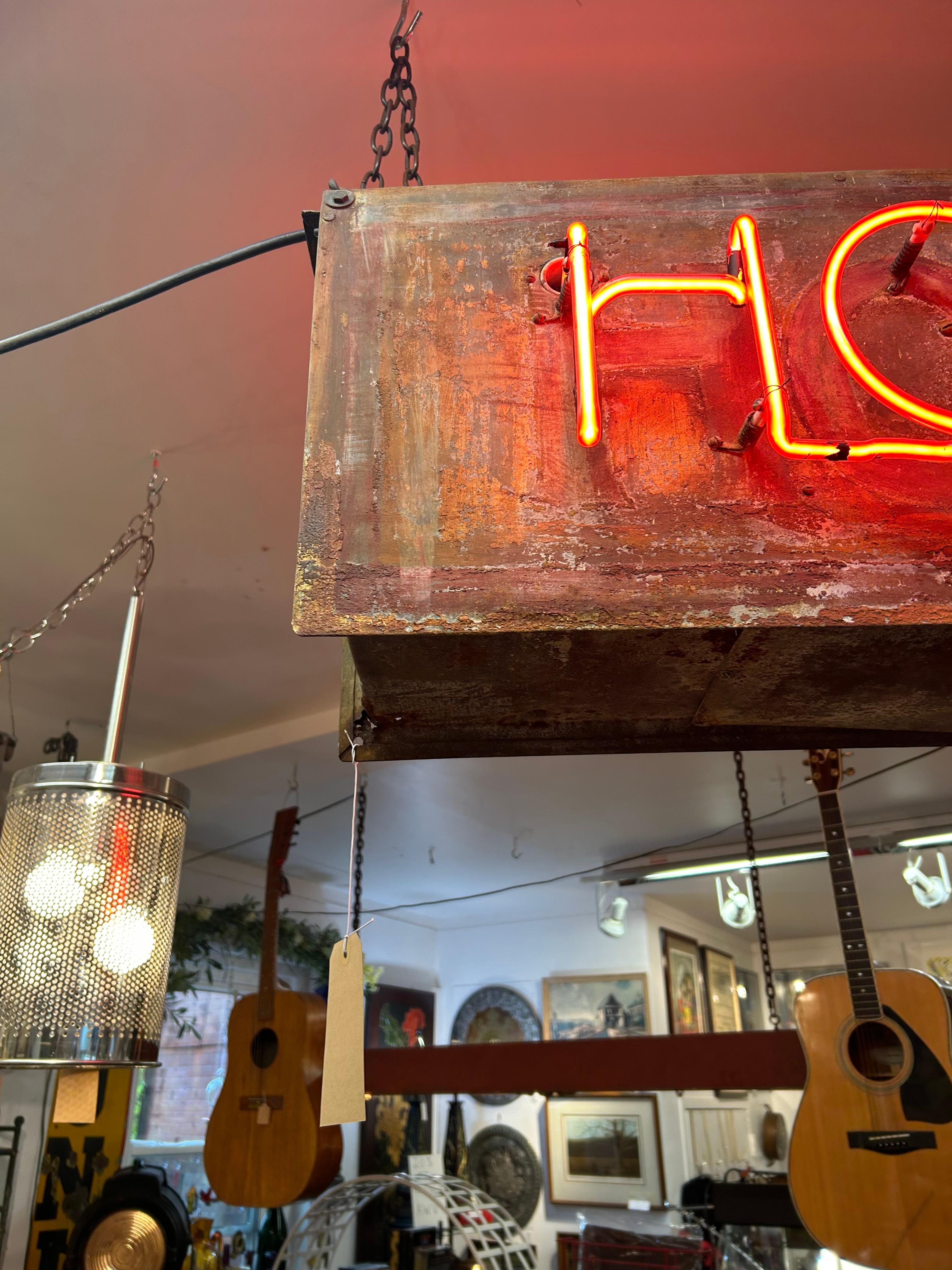 Incredibile e rara insegna al neon di un hotel d'epoca in vendita 5