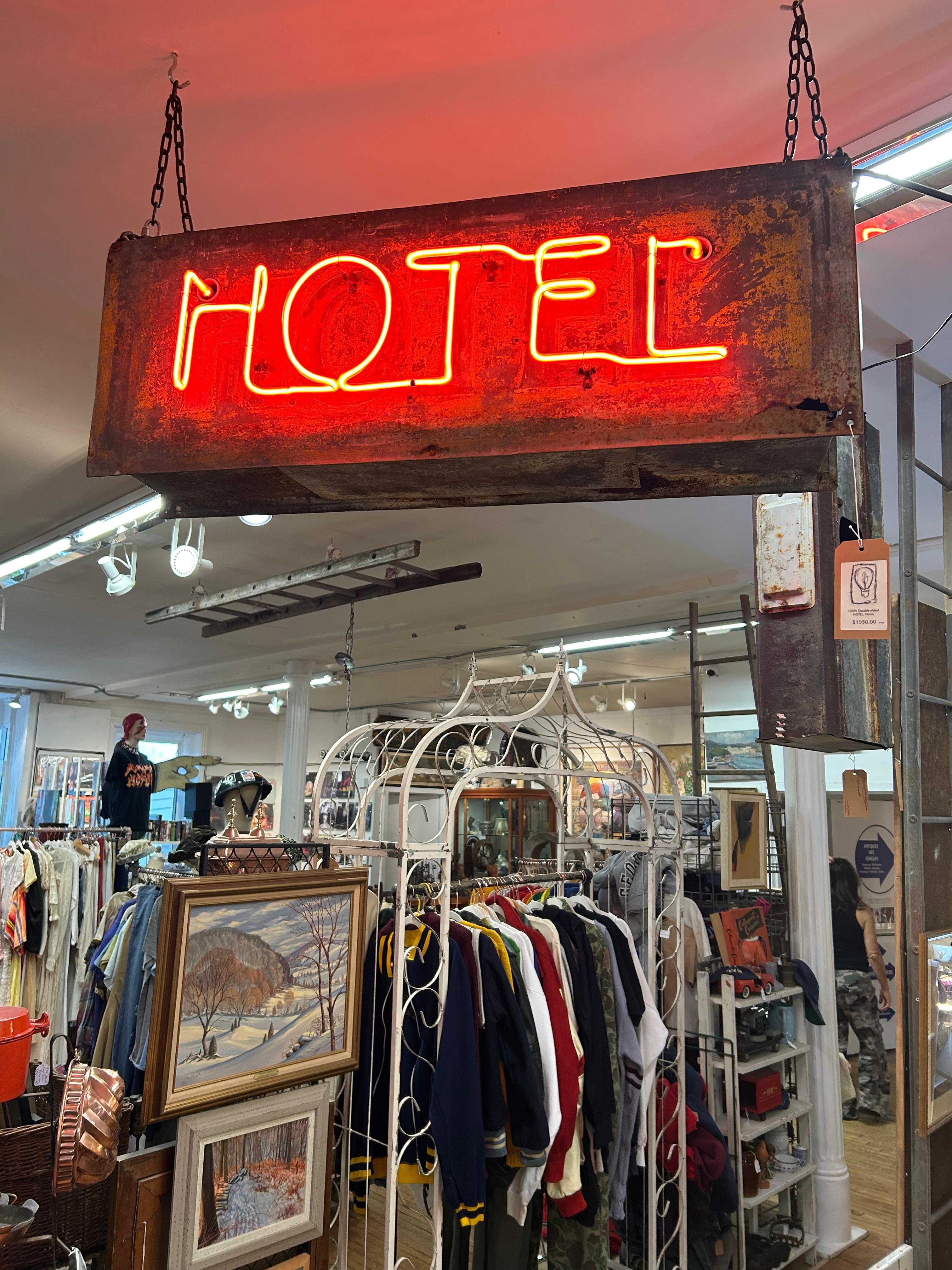 Incredibile e rara insegna al neon di un hotel d'epoca in vendita 3